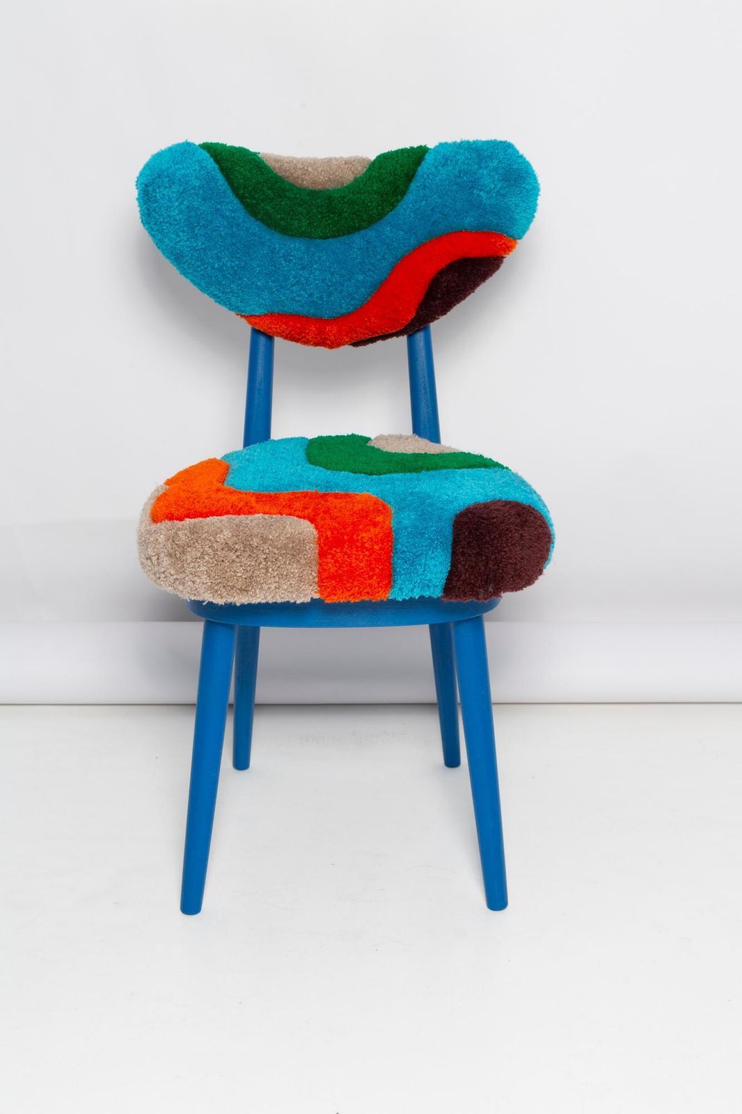 photo furniture Set Of Three Mid Century Heart Chairs, Hand Tufting Wool, Europe, Poland, 1960s