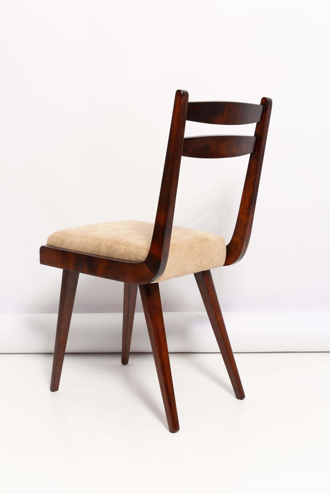 photo vinterior Set Van Vier Mid Century Gazelle II Stoelen In Beige Hout, Europa, Ca. Jaren 1960