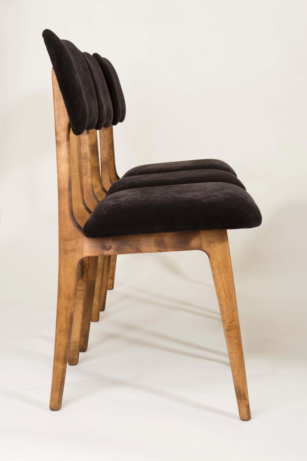 Set Van Zes 20e Eeuwse Stoelen Met Zwart Fluweel, Europa, Jaren 1960 photo vintage