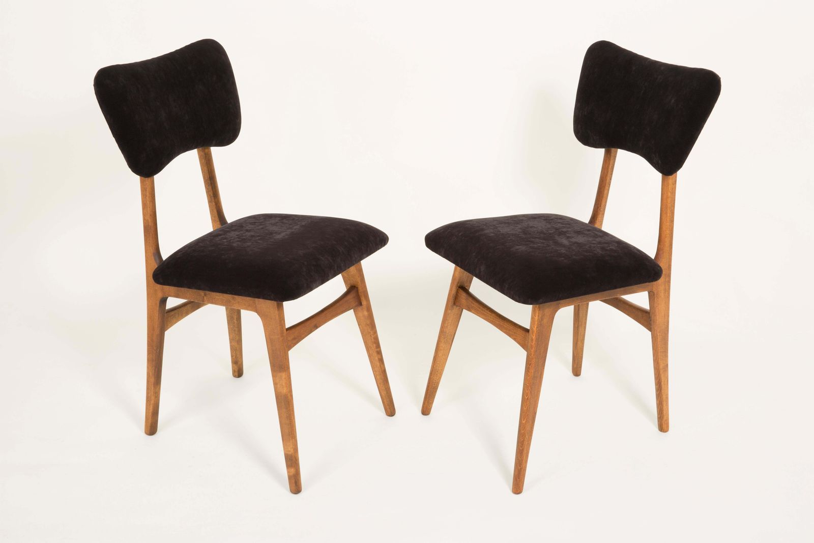 photo for sale Set Van Zes 20e Eeuwse Stoelen Met Zwart Fluweel, Europa, Jaren 1960