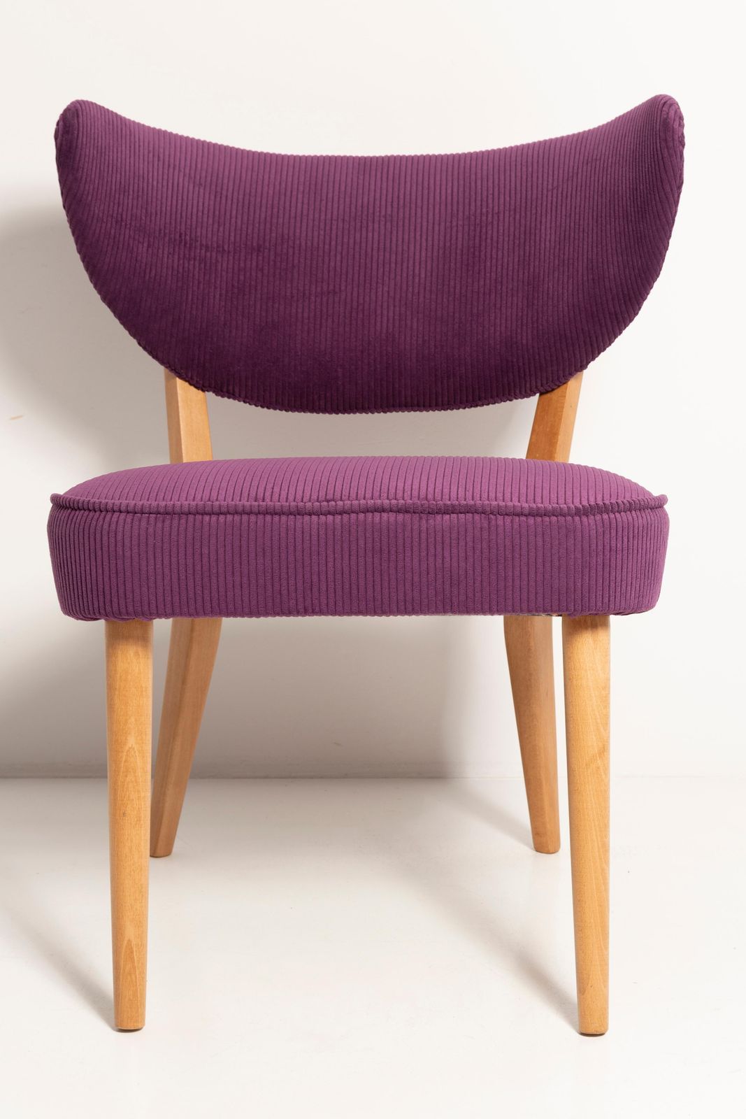 595.0 Mid Century Stijl Violet Fluwelen Club Chair, Door Vintola Studio, Europa, Polen photo