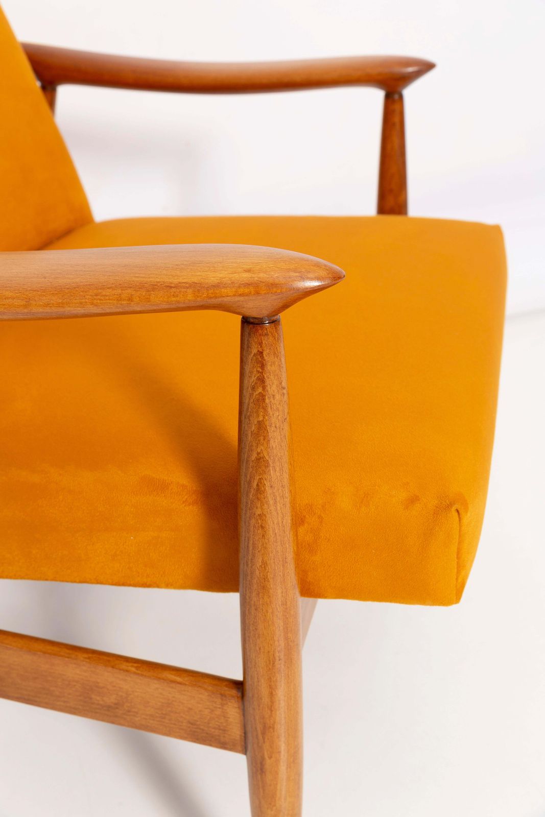 Mid Century Mosterdgele Fauteuil, Ontworpen Door J. Kedziorek, Europa, Jaren 1960 photo 1020.0