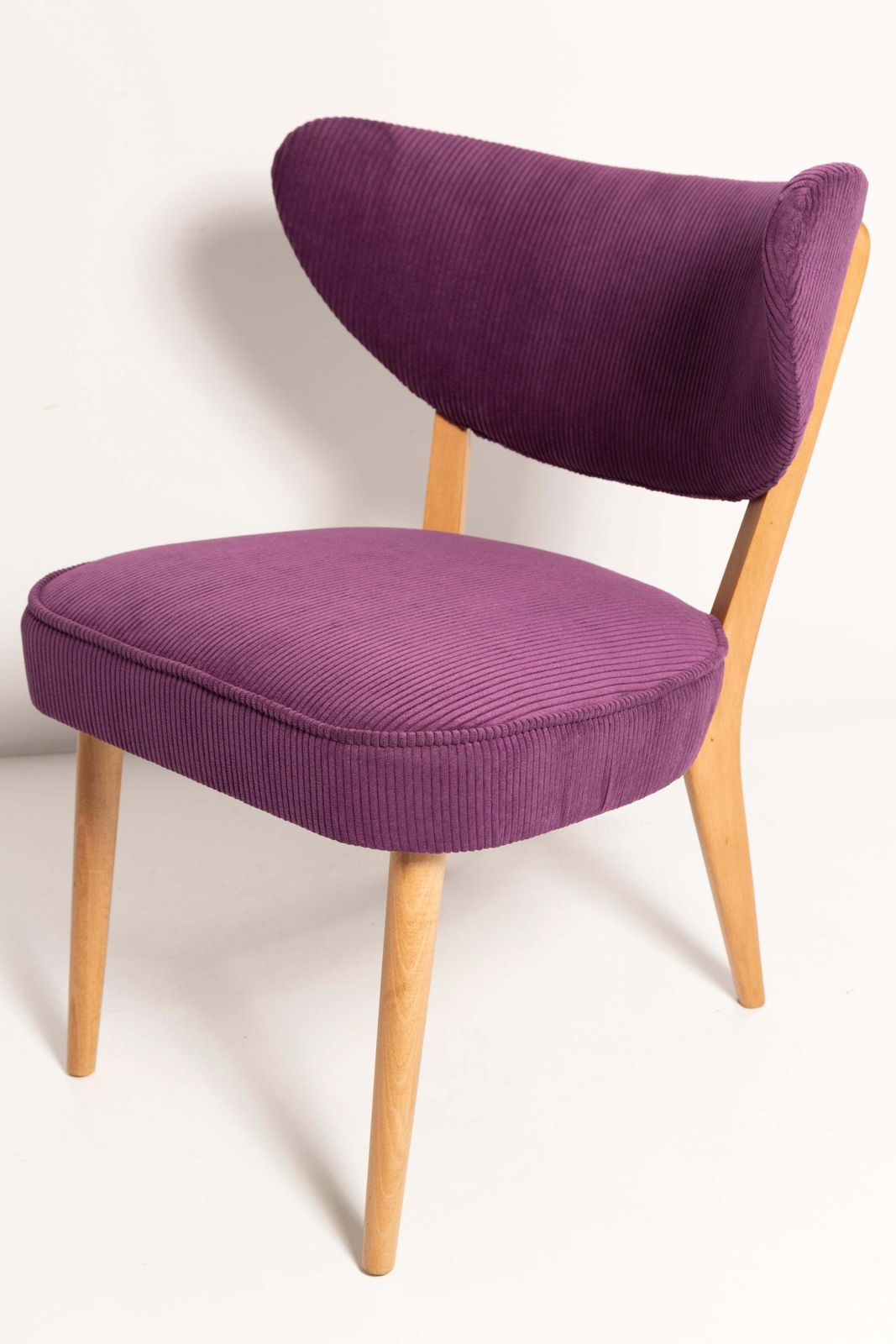 photo for sale Paar Mid Century Stijl Fauteuils In Violet Fluweel, Door Vintola Studio, Europa