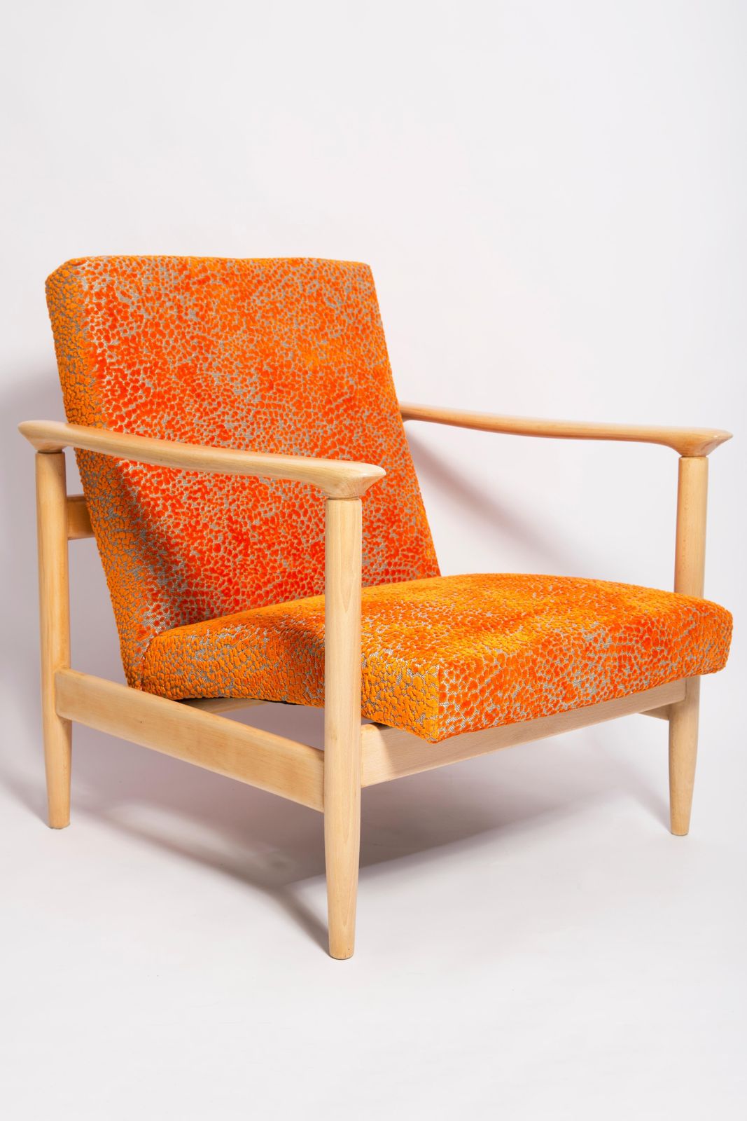 Midden 20e Eeuw Oranje Fluwelen Fauteuil, Edmund Homa, Europa, Jaren 1960 photo furniture