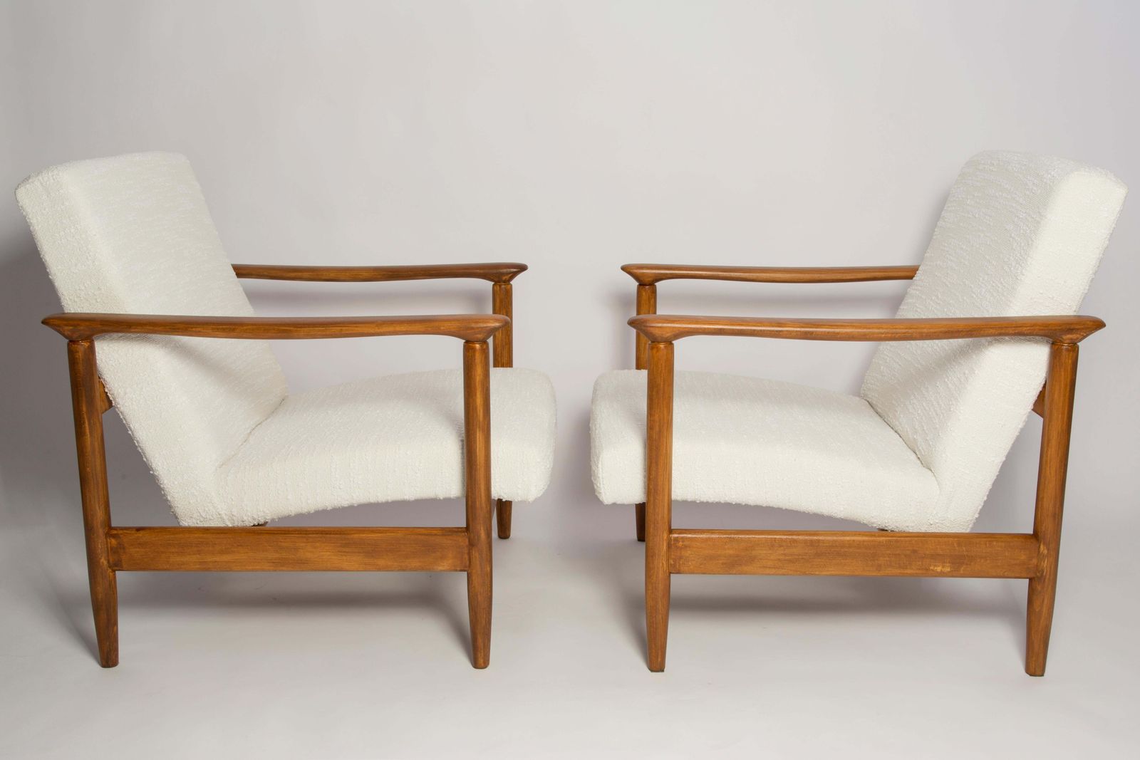 Paar Mid Century Witte Bouclé Fauteuils, Gfm 142, Edmund Homa, Europa, Jaren 1960 photo for sale