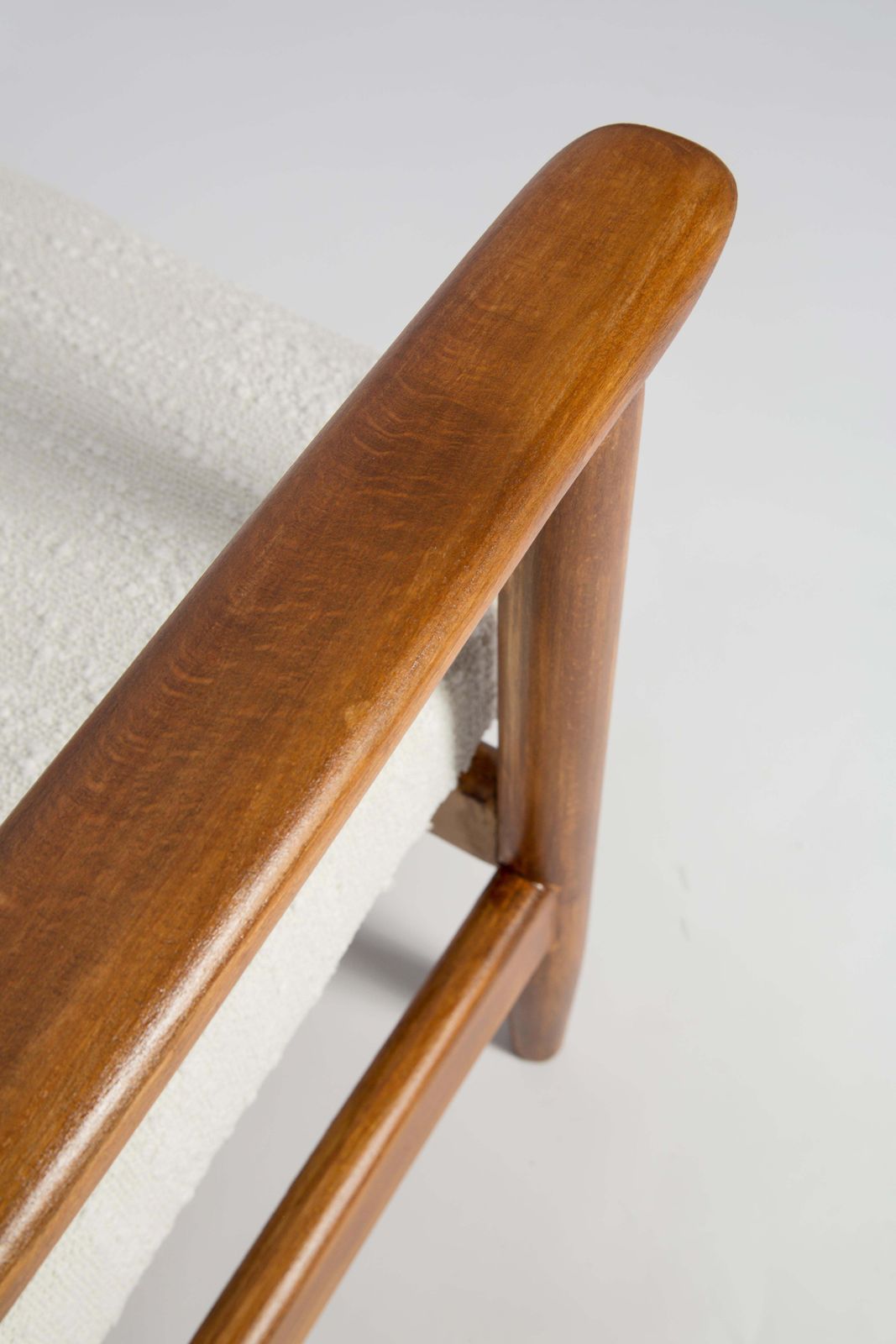 photo furniture Paar Mid Century Witte Bouclé Fauteuils, Gfm 142, Edmund Homa, Europa, Jaren 1960