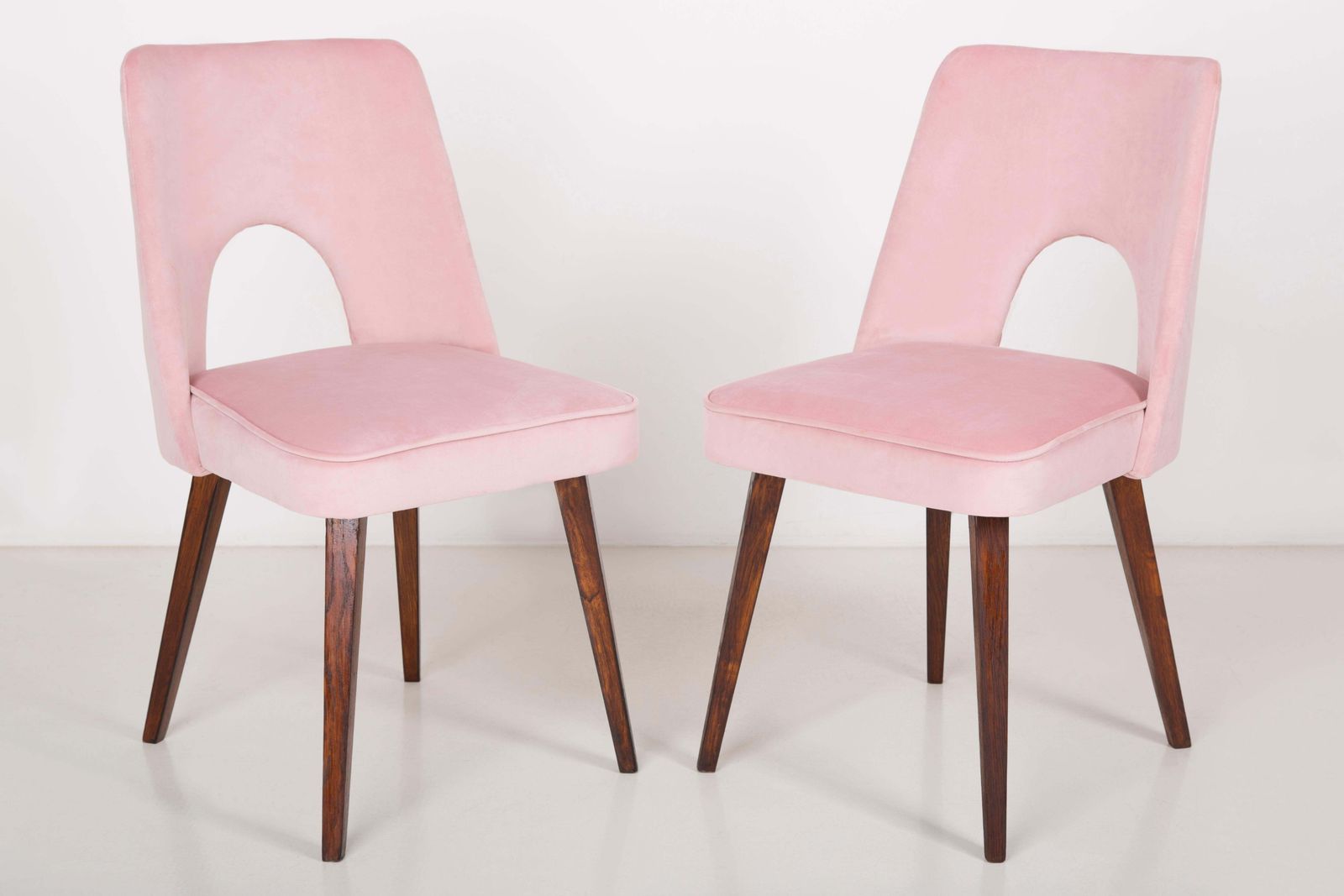 Set Van Zes Babyroos Fluwelen Stoelen Met Schelpvormige Rugleuning, Ca. Jaren 1960 photo vinterior