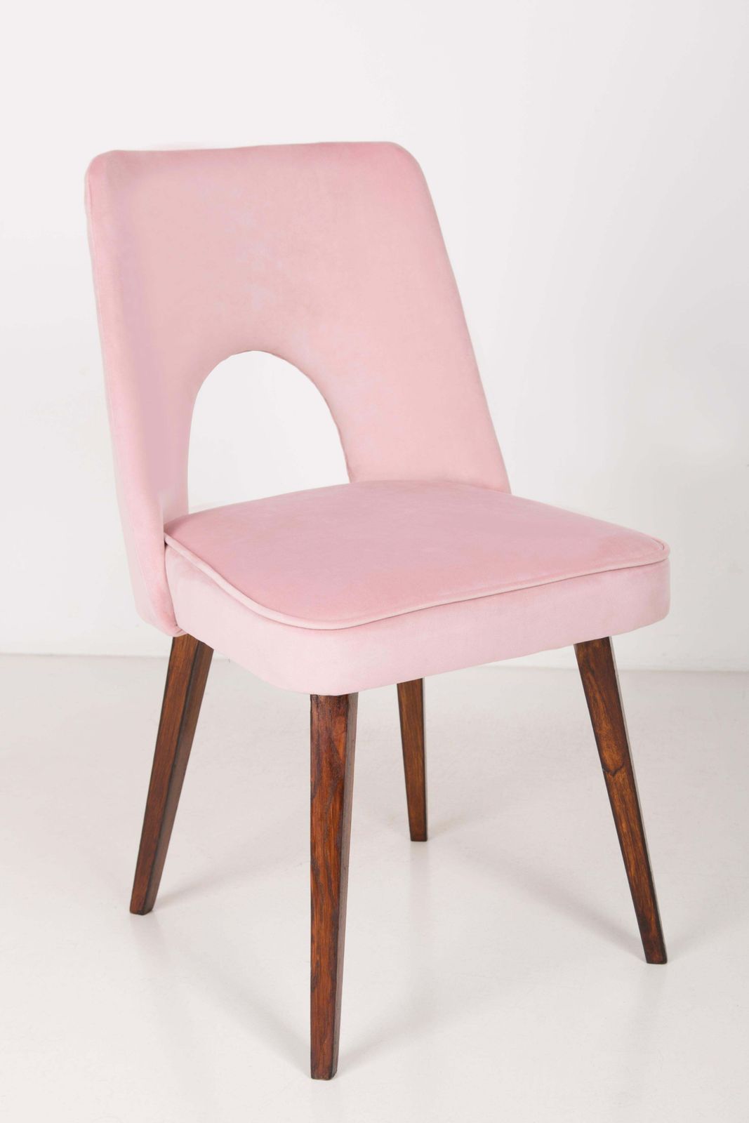 photo furniture Set Of Six Baby Pink Velvet 'Shell' Chairs, 1960s
