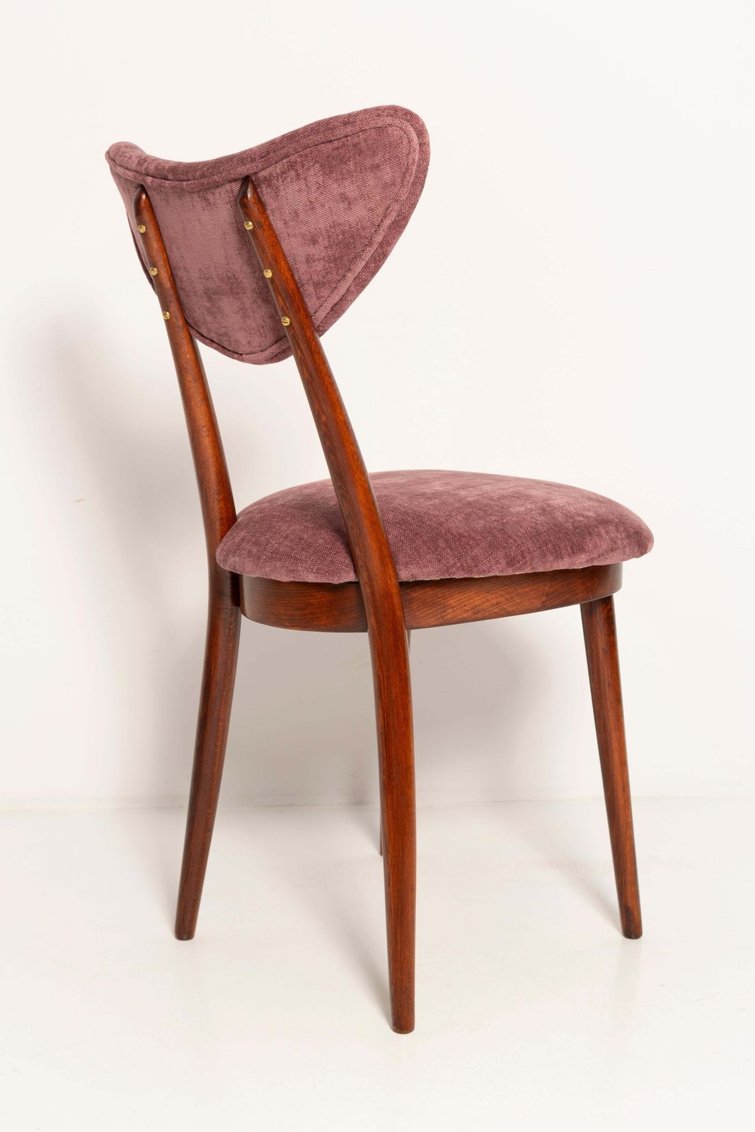 photo for sale Set Van Zes Mid Century Bordeauxroze Fluwelen Hartstoelen, Europa, Jaren 1960