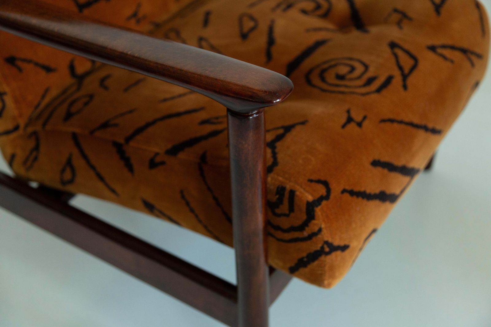 Pair Of Mid Century Leontigre Jacquard Armchairs, Gfm 142, E Homa, Europe, 1960s photo vinterior