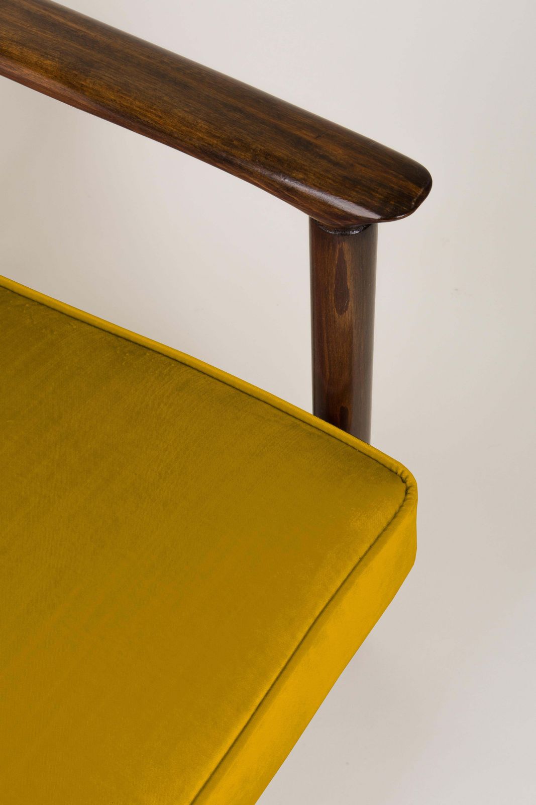 Paar Gele Fauteuils, Edmund Homa, Gfm 142, Jaren 1960, Polen photo Meubels