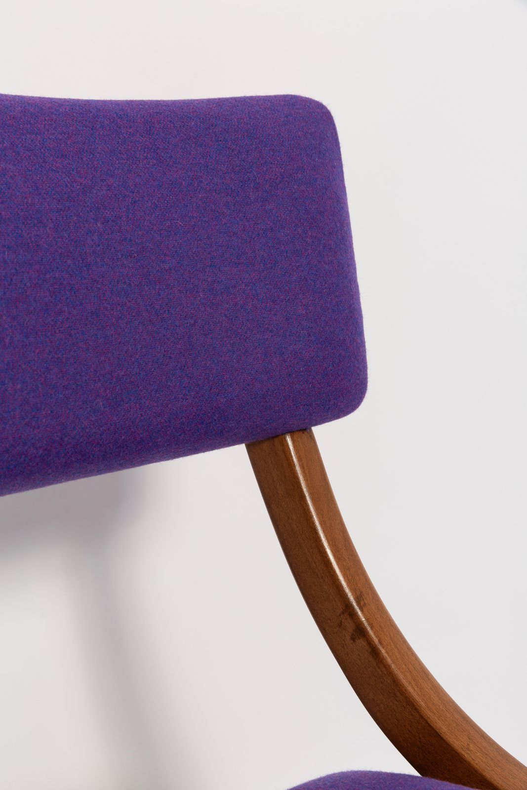 photo vinterior Six Mid Century Modern Bumerang Chairs, Purple Violet Wool, Poland, 1960s