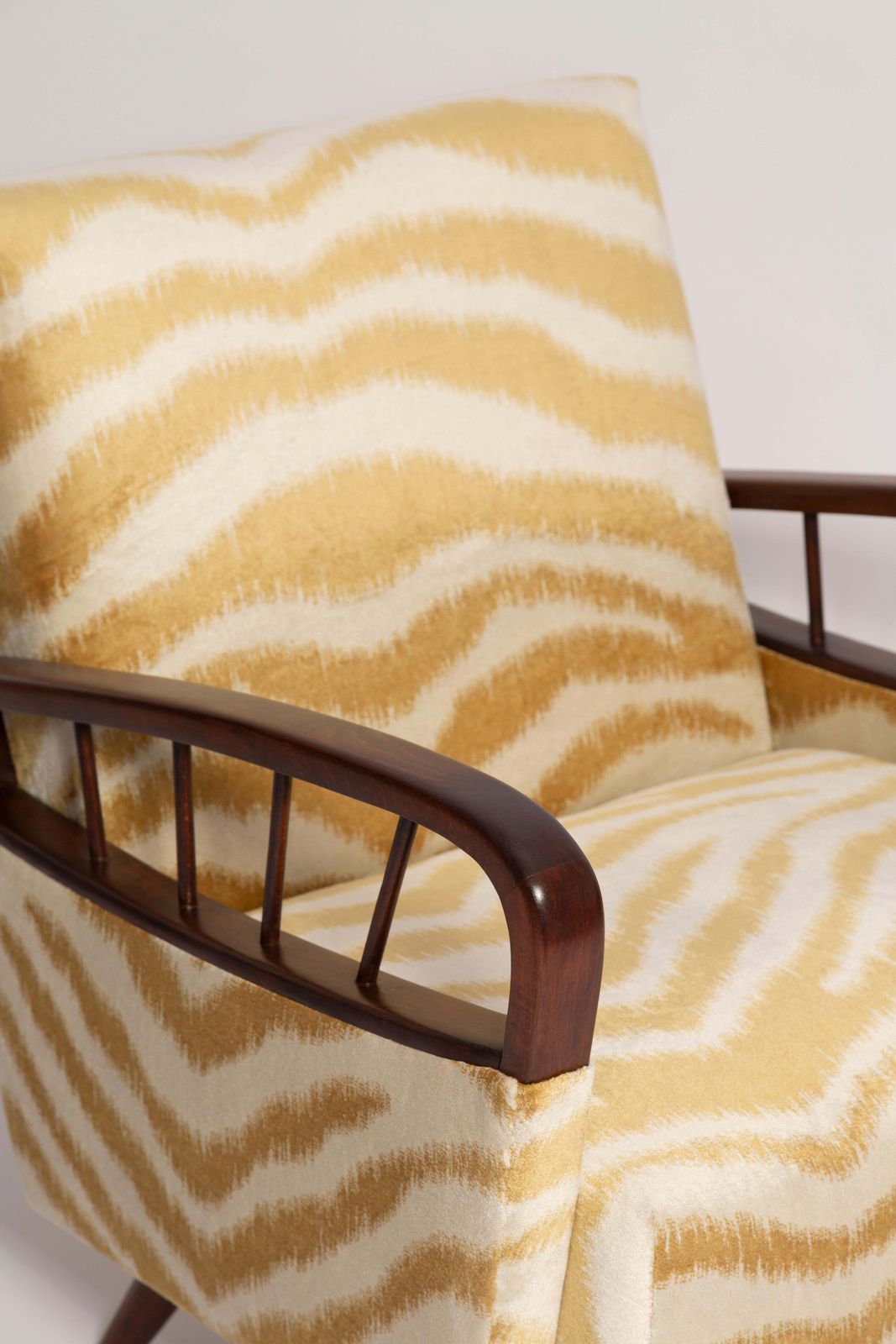 Paar Mid Century Fauteuils Met Zebra /Tijgerfluweel, Europa, Jaren 1960 photo 4252.0