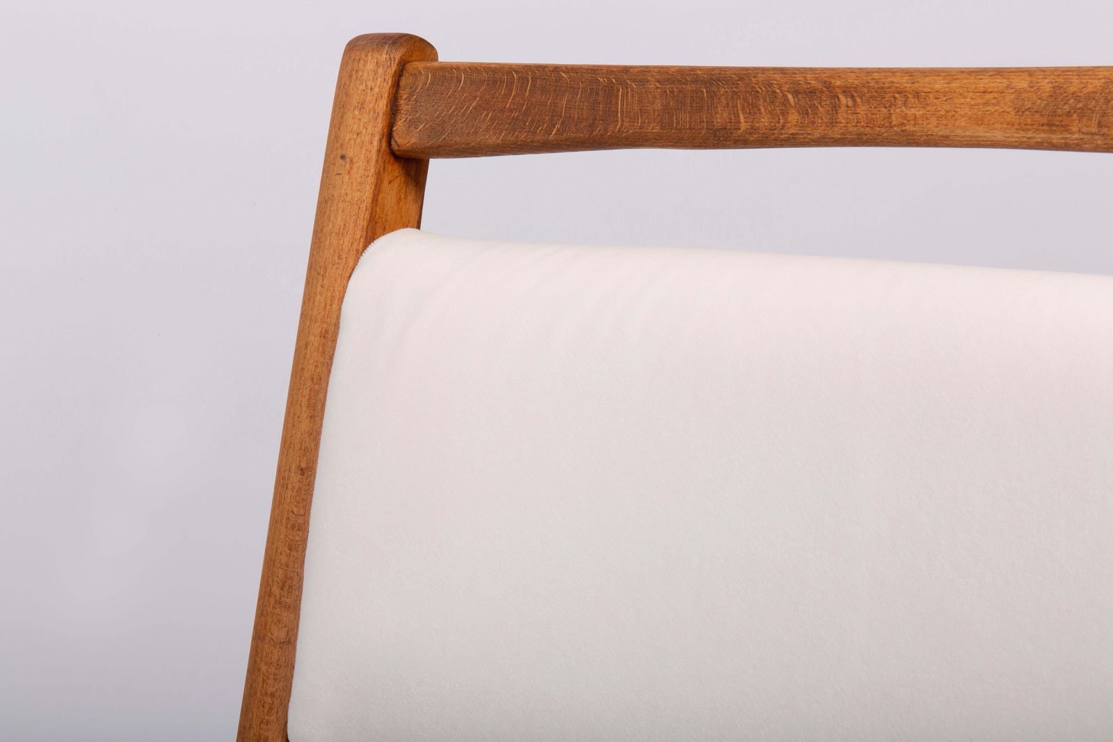 photo furniture Set Of Eight 20th Century White Velvet Chairs, Poland, 1960s