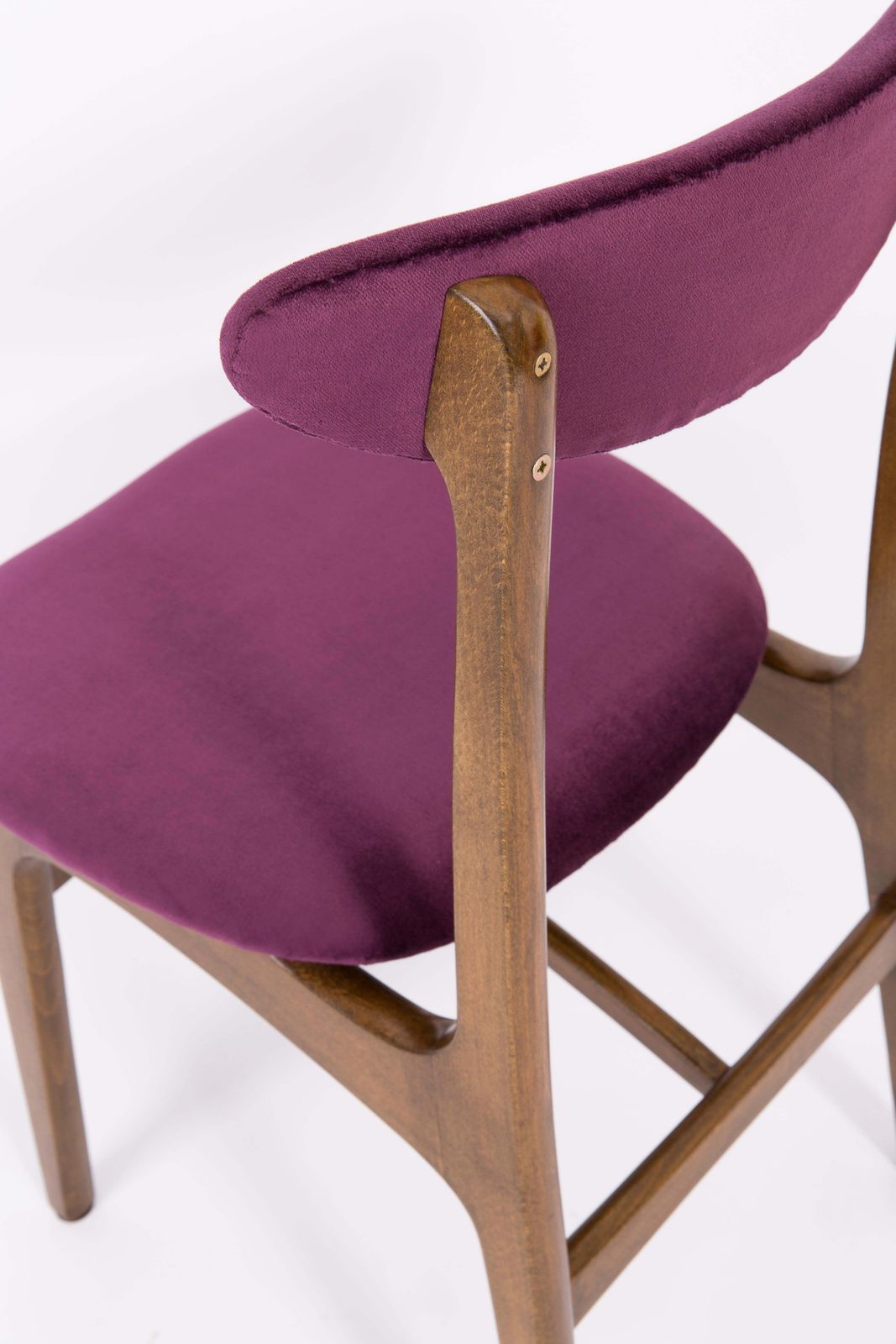 photo furniture Set Of Eight 20th Century Plum Velvet Rajmund Halas Chairs, 1960s
