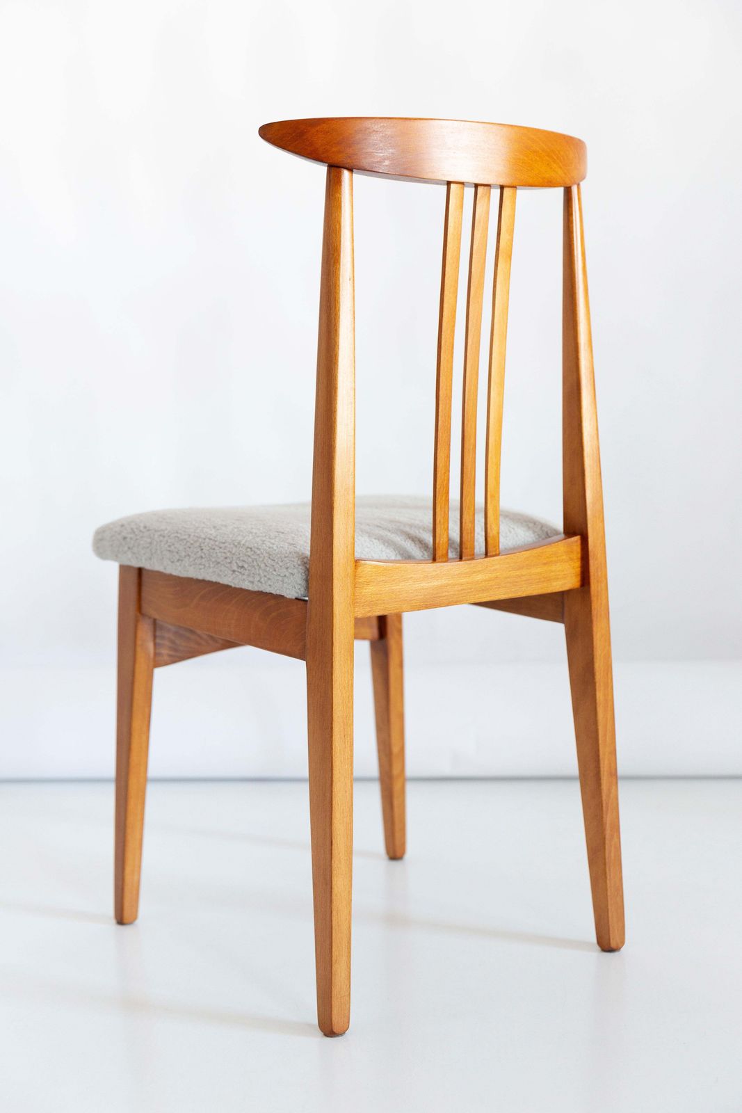 Acht Mid Century Stoelen Met Linnen Bouclébekleding, Ontworpen Door M. Zielinski, Europa, Jaren 1960 photo buy