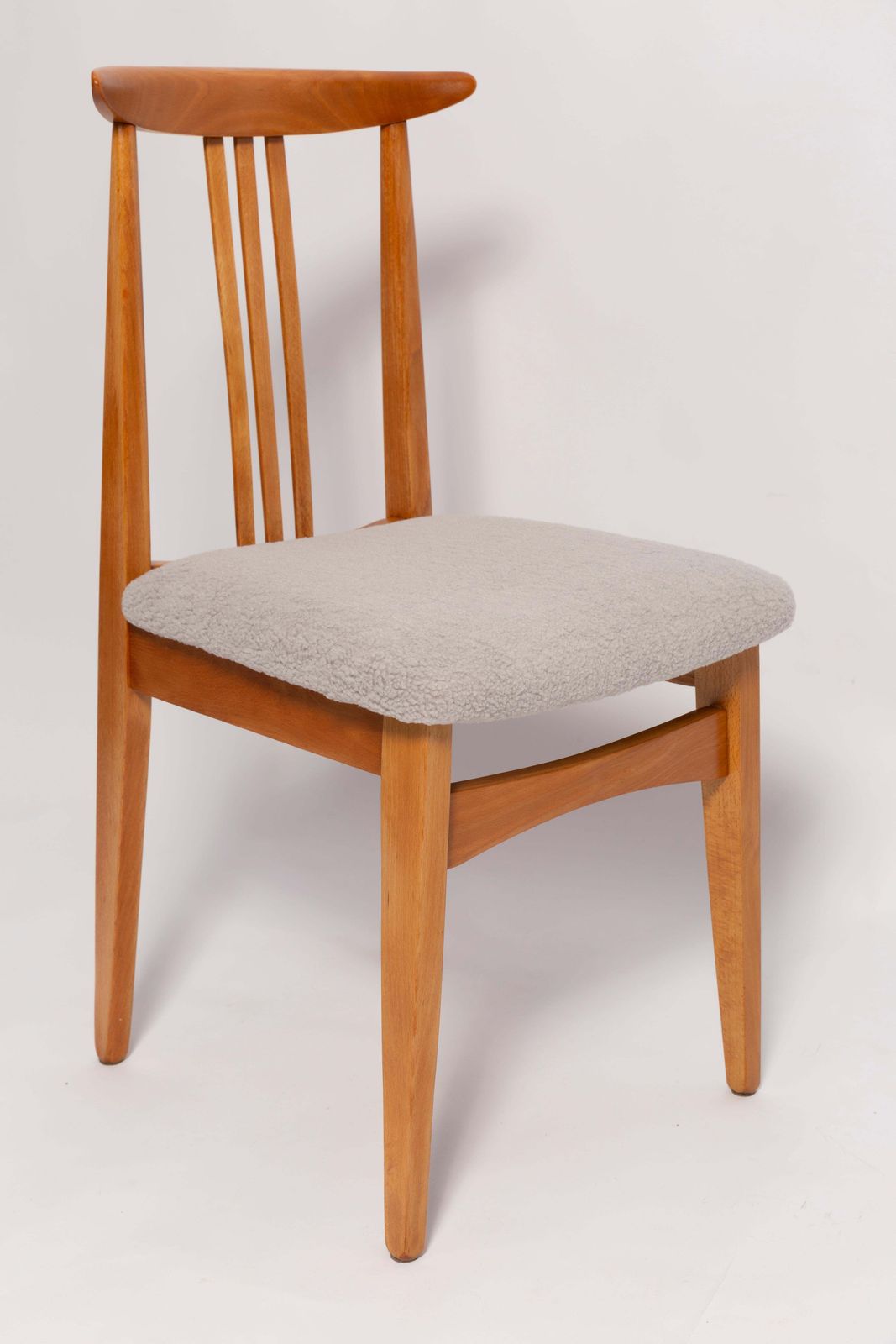 Set Van Acht Mid Century Stoelen Met Linnen Bouclébekleding, Door M. Zielinski, Europa, Jaren 1960 photo furniture