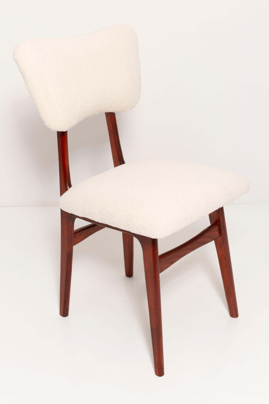 Ten 20th Century Light Crème Boucle And Cherry Wood Butterfly Chairs 1960 Europe photo for sale