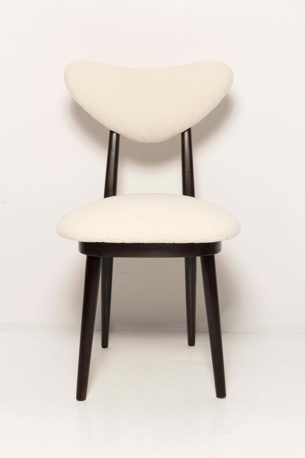 Set Van Tien Mid Century Stoelen Met Lichte Bouclébekleding, Europa, Jaren 1960 photo buy