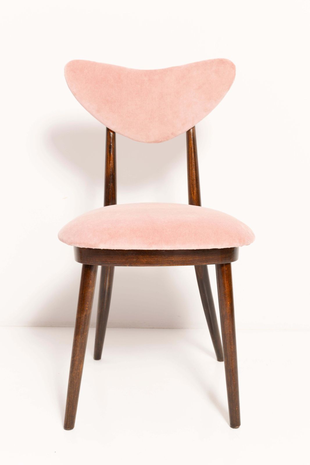 Set Van Acht Mid Century Stoelen Met Roze Katoenen Velours Hartvorm, Europa, Jaren 1960 photo for sale