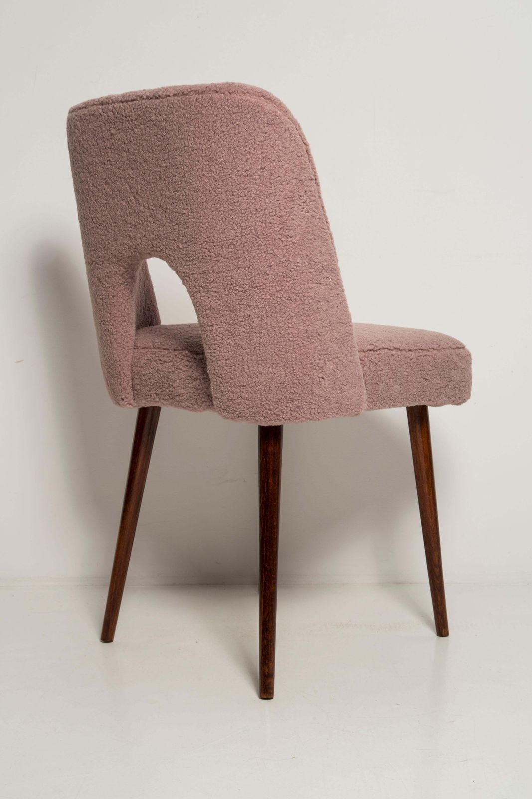 photo furniture Set Of Eight Pink Boucle 'Shell' Chairs, Europe, 1960s