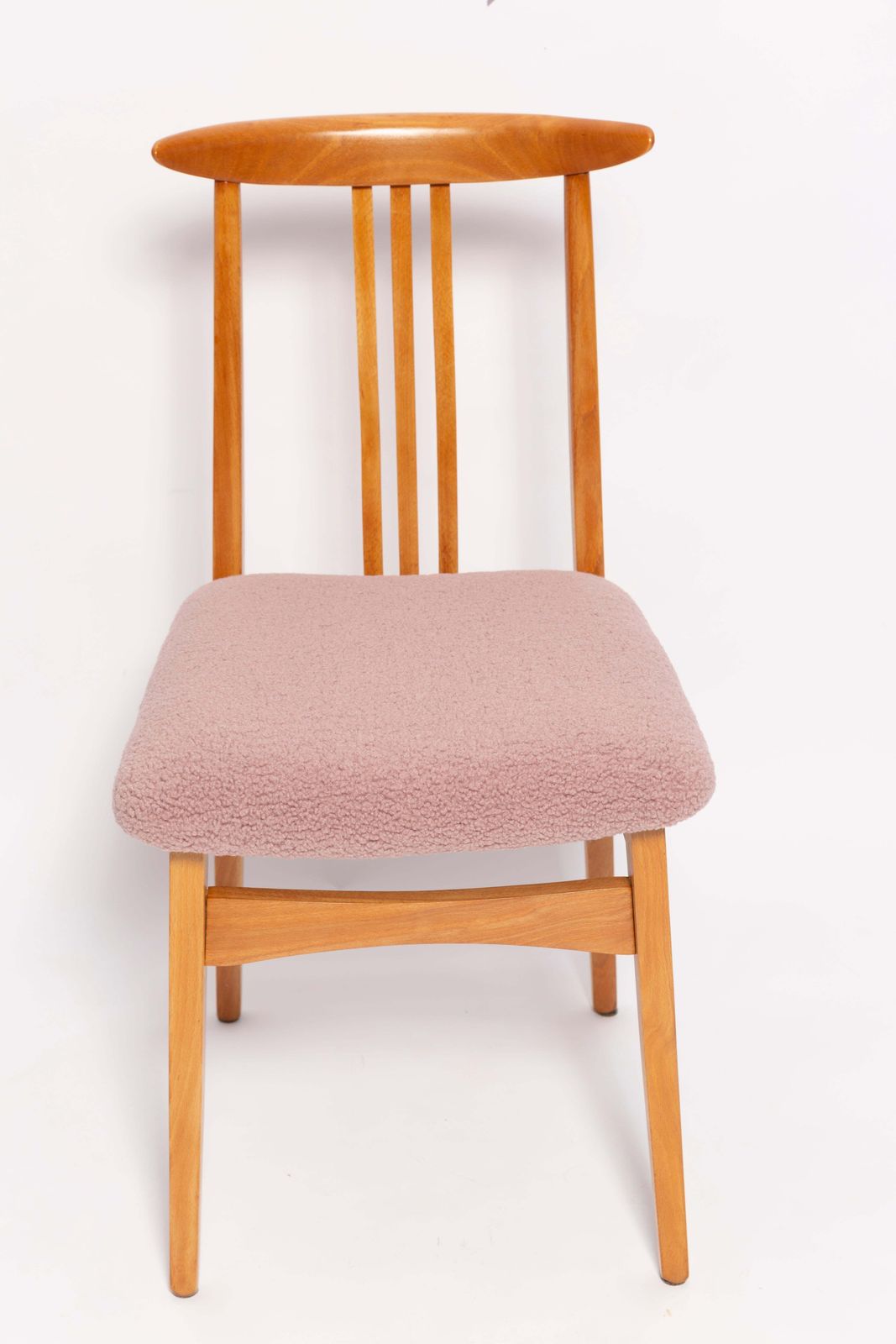 Tien Mid Century Fauteuils Met Bouclébekleding In Roze/Blush, Licht Hout, M. Zielinski, Europa, Ca. Jaren 1960 photo buy
