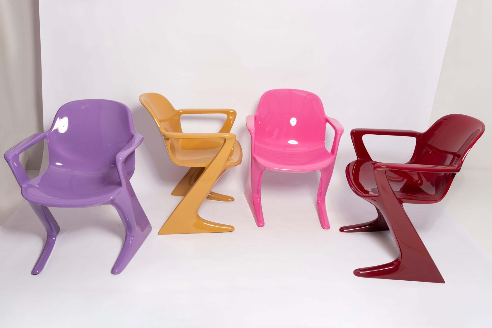 Set Van Vier Kangaroo Stoelen In Zandroze, Paars En Rood, Ernst Moeckl, Duitsland 1960 photo 5102.0