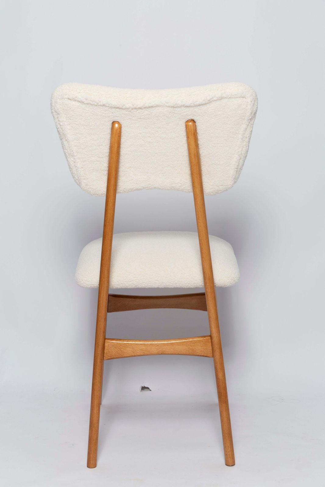 photo for sale Set Van Twaalf Mid Century Vlinterstoelen, Bouclé, Licht Hout, Europa, Jaren 1960