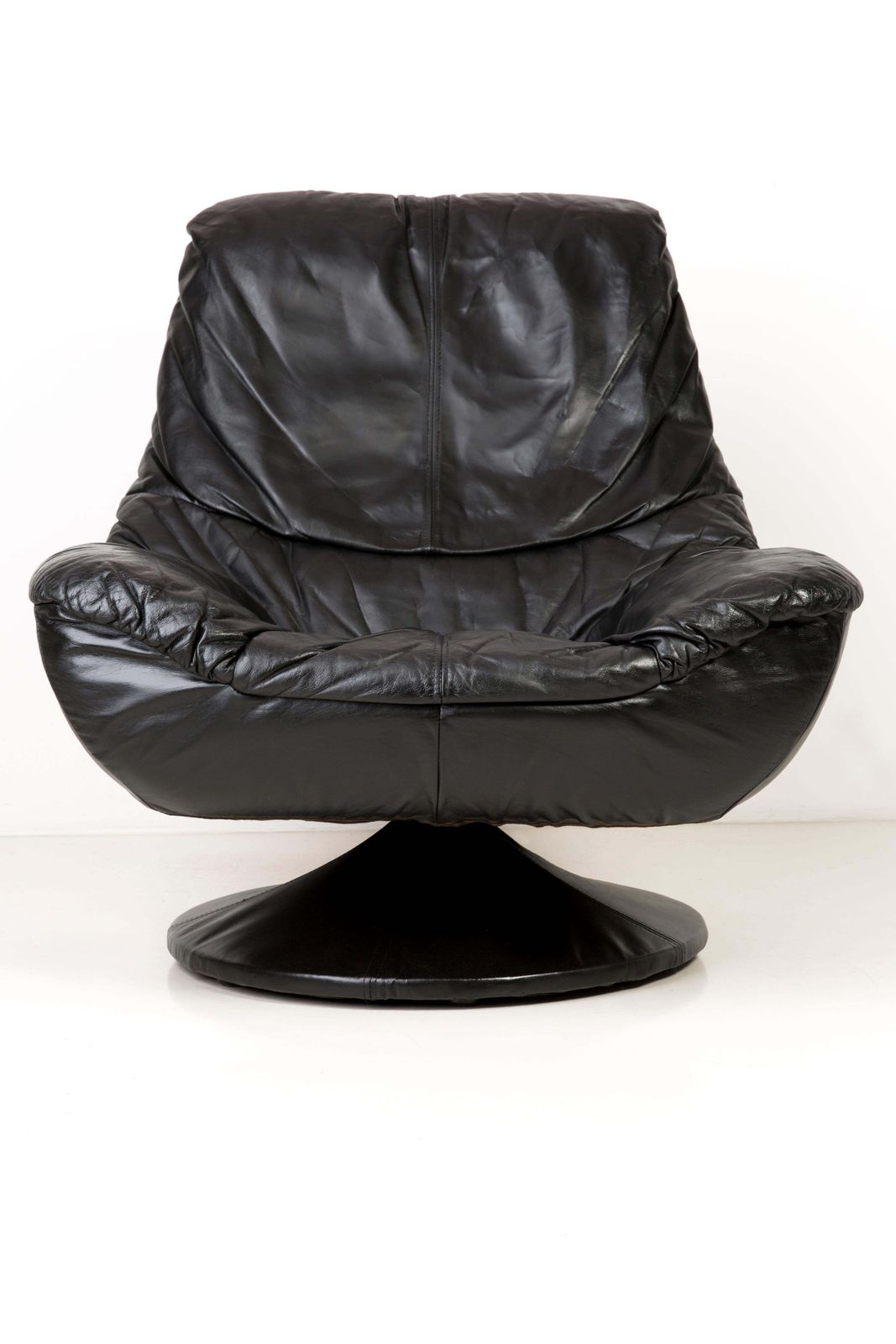 20th Century Vintage Black Soft Leather Swivel Armchair, Italy, 1960s photo for sale