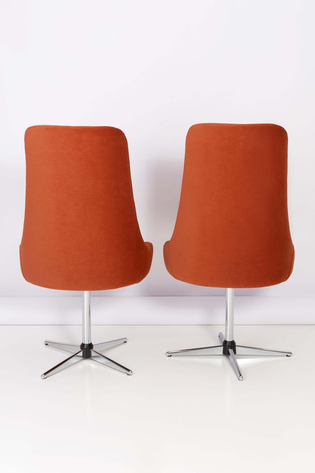 Vintage Oranje Oker Fluwelen Draaifauteuil, Ca. Jaren 1960, 20e Eeuw photo 1361.0