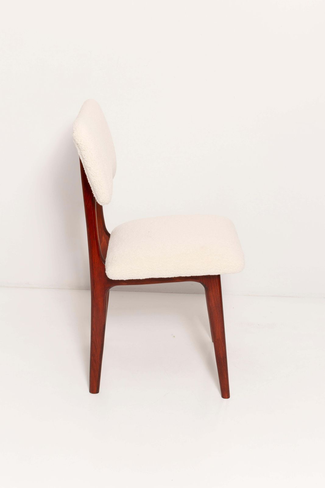 Sixteen 20th Century Light Crème Boucle Cherry Wood Butterfly Chairs 1960 Europe photo vinterior