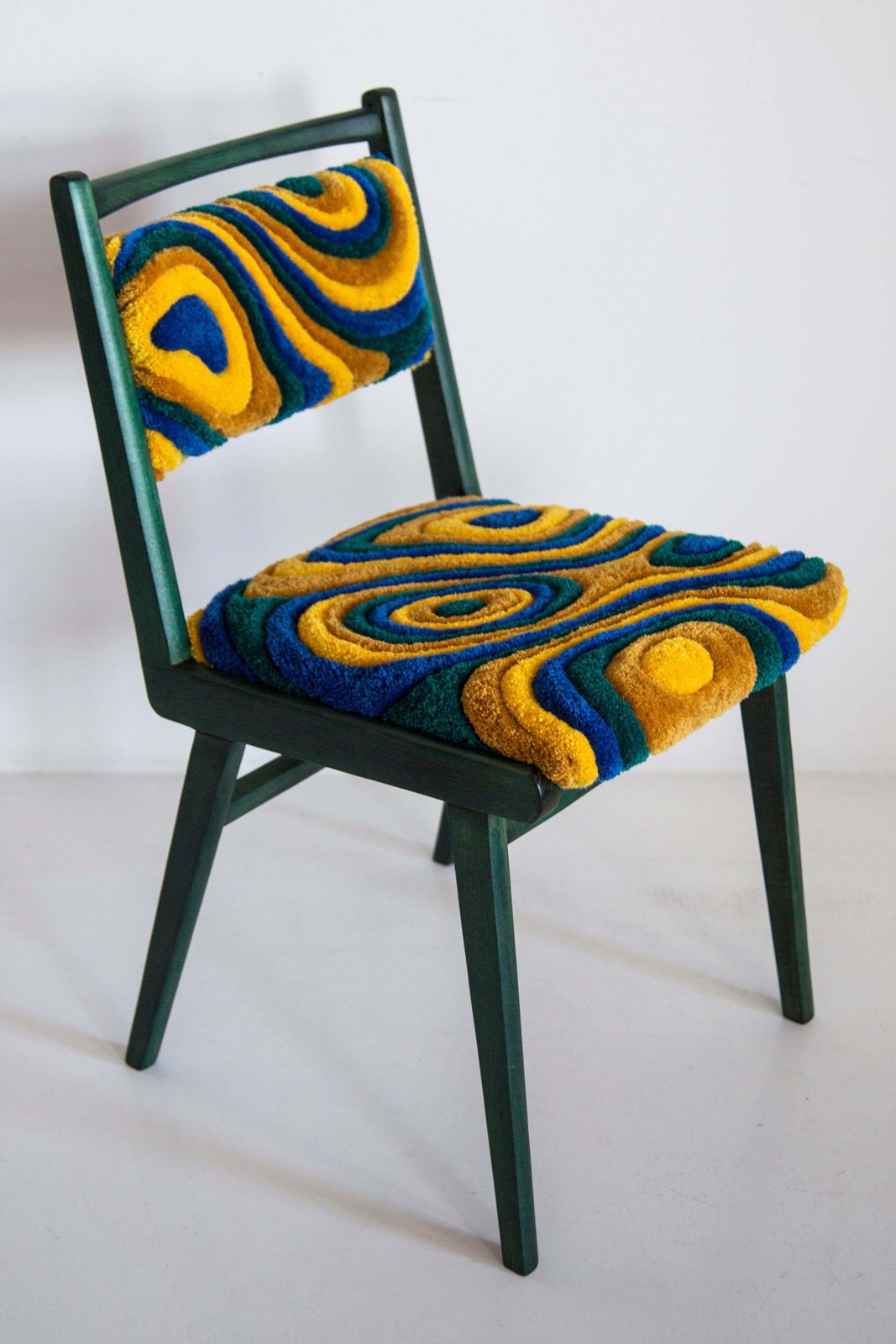 photo furniture Tien Mid Century Fauteuils, Groen En Geel Gewatteerde Wollen Bekleding, Europa, Polen, Ca. Jaren 1960