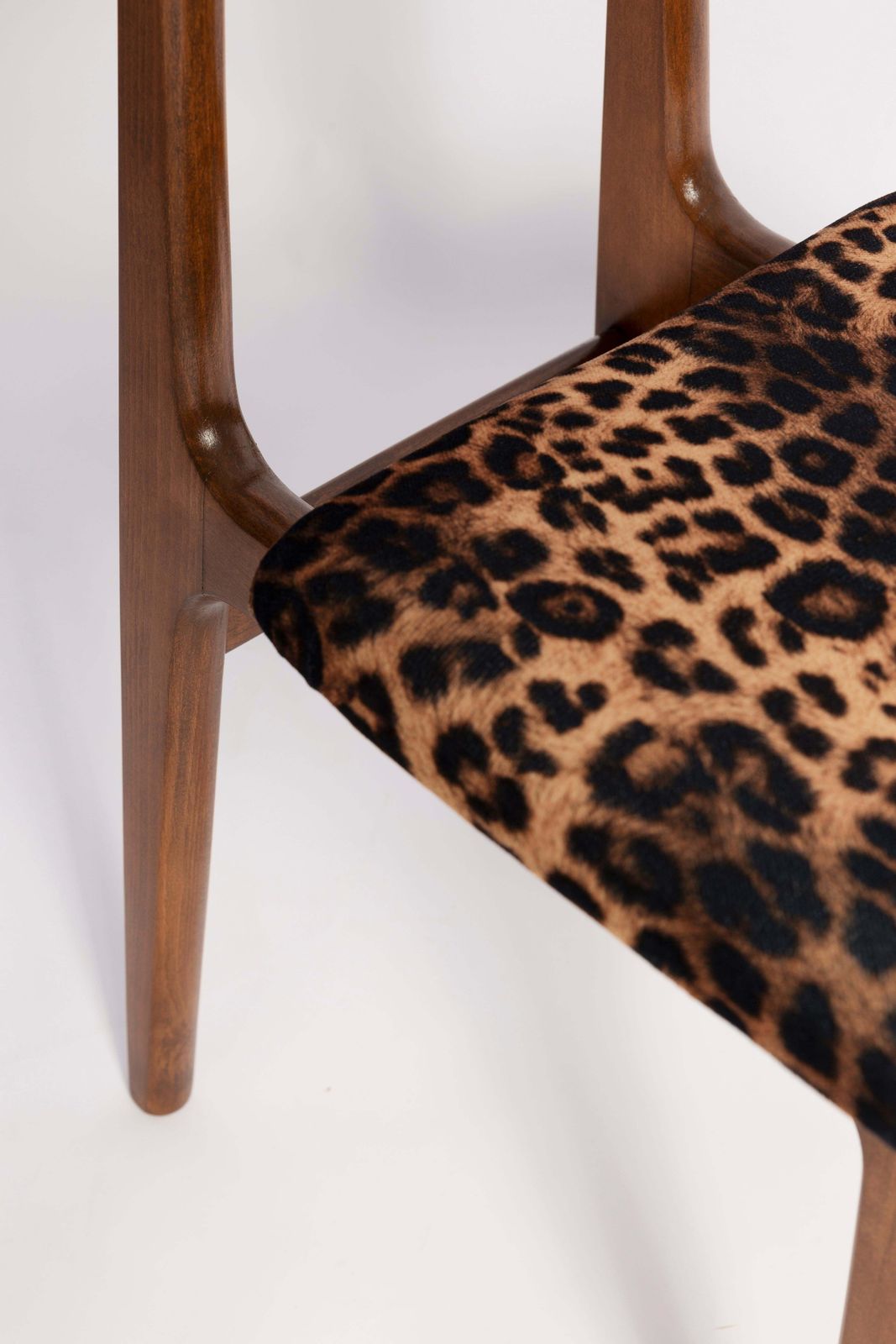 photo buy Mid Century Table By Jindřich Halabala And Set Of 4 Chairs, Europe, 1960s