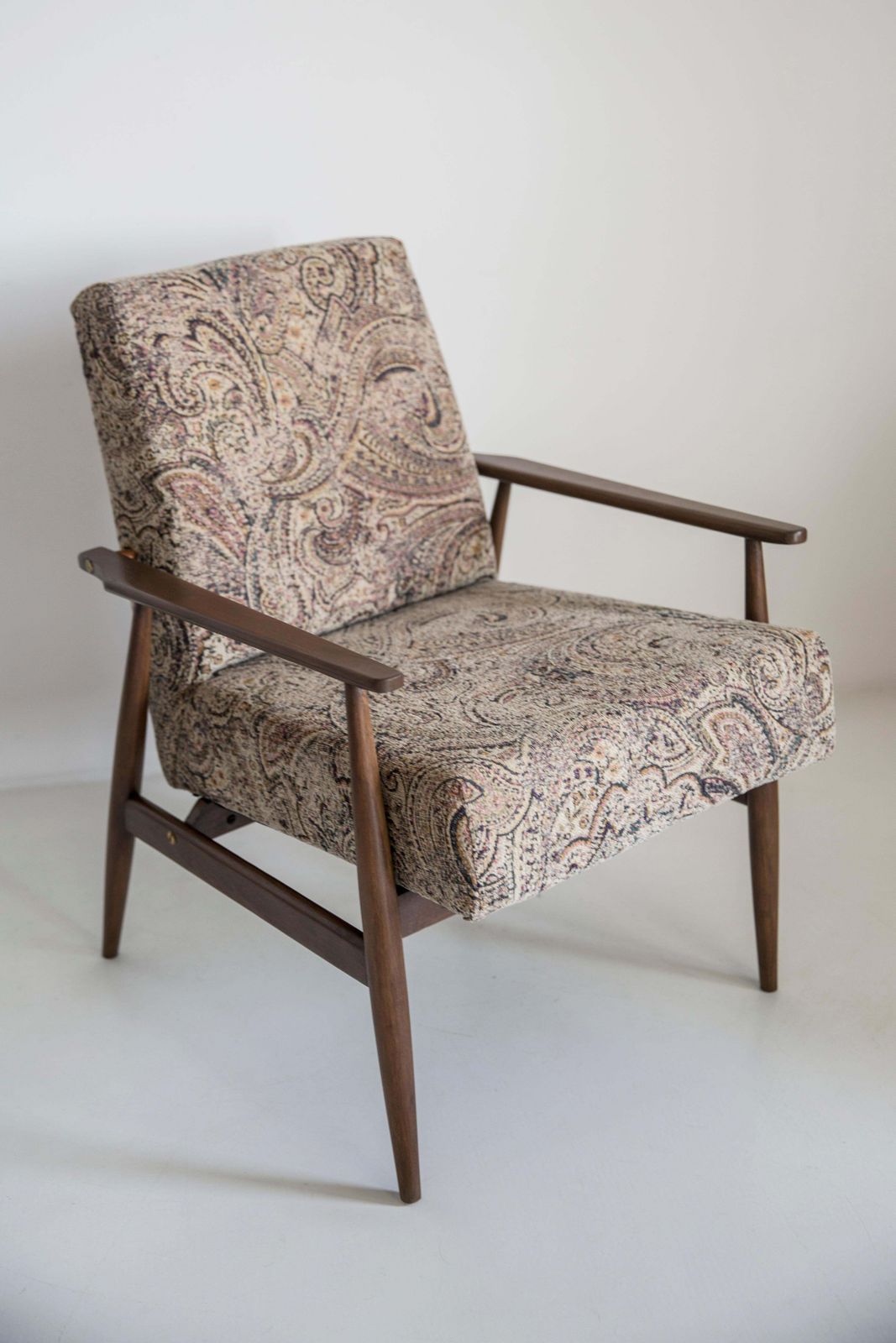 photo furniture Mid Century Vintage Beige Velvet Dante Fauteuil, H. Lis, Jaren 1960