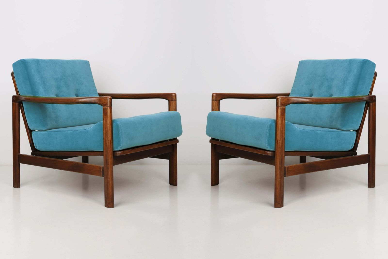 Mid Century Blauwe Velvet Vintage Fauteuil, Zenon Baczyk, Europa, Jaren 1960 photo 1020.0