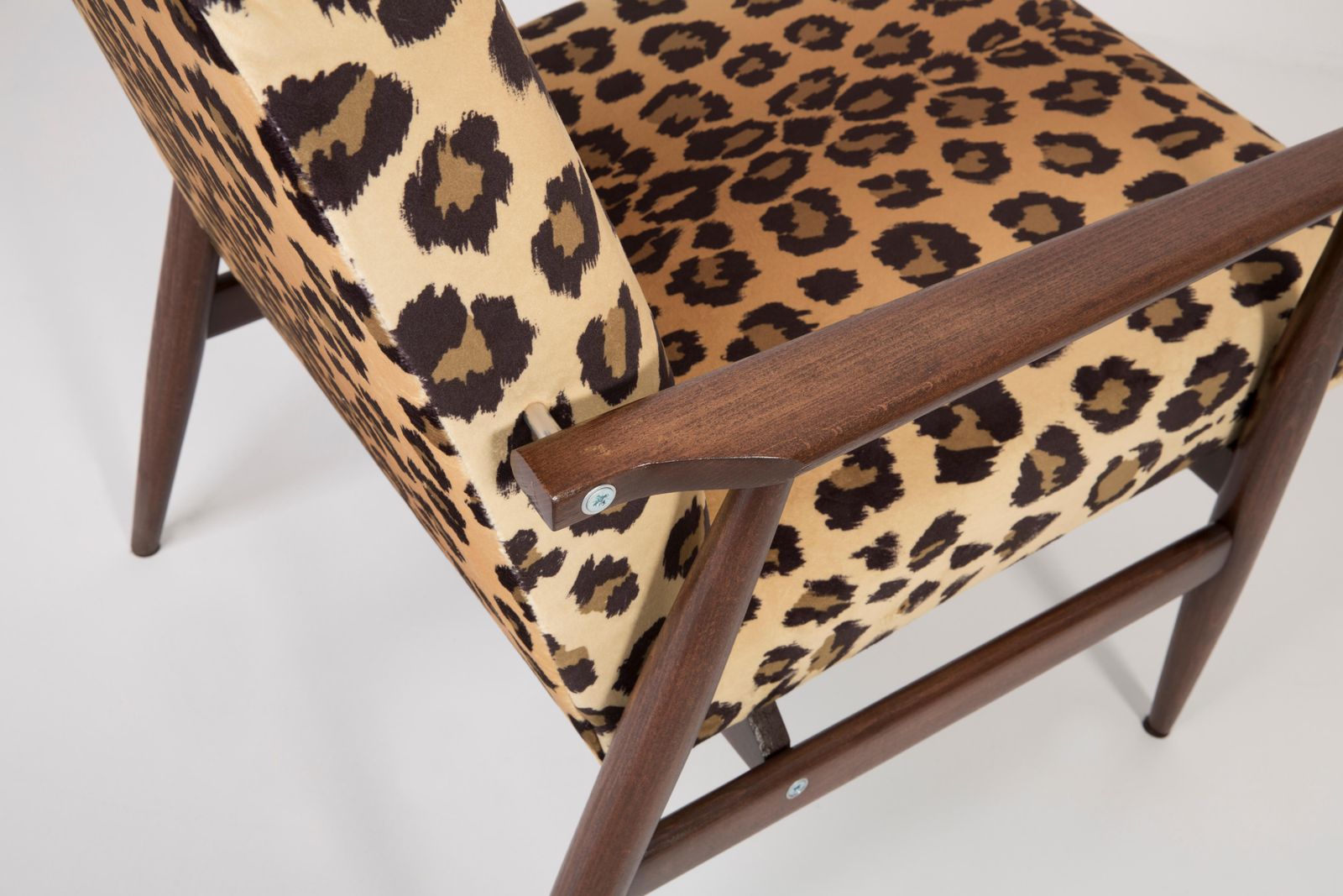 Midcentury Leopard Print Velvet Dante Armchair, H. Lis, 1960s photo vinterior