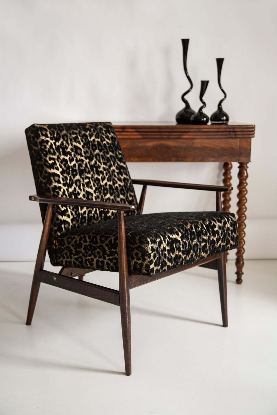 Mid Century Leopard Print Velvet Dante Armchair, H. Lis, Europe, 1960s photo vinterior