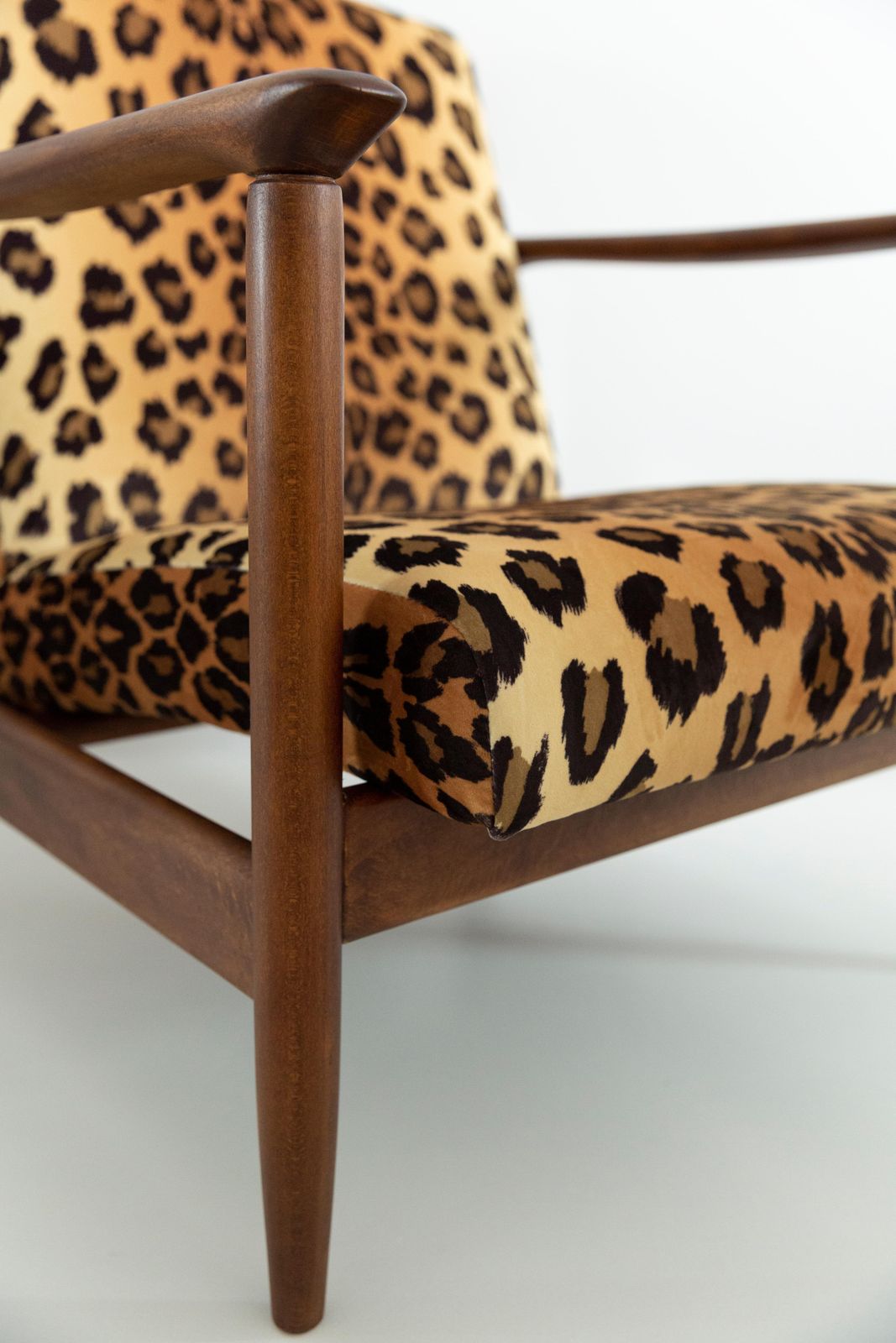 Leopard Print Velvet Armchair, Light Wood, Edmund Homa, Gfm 142, 1960s, Poland photo vintage