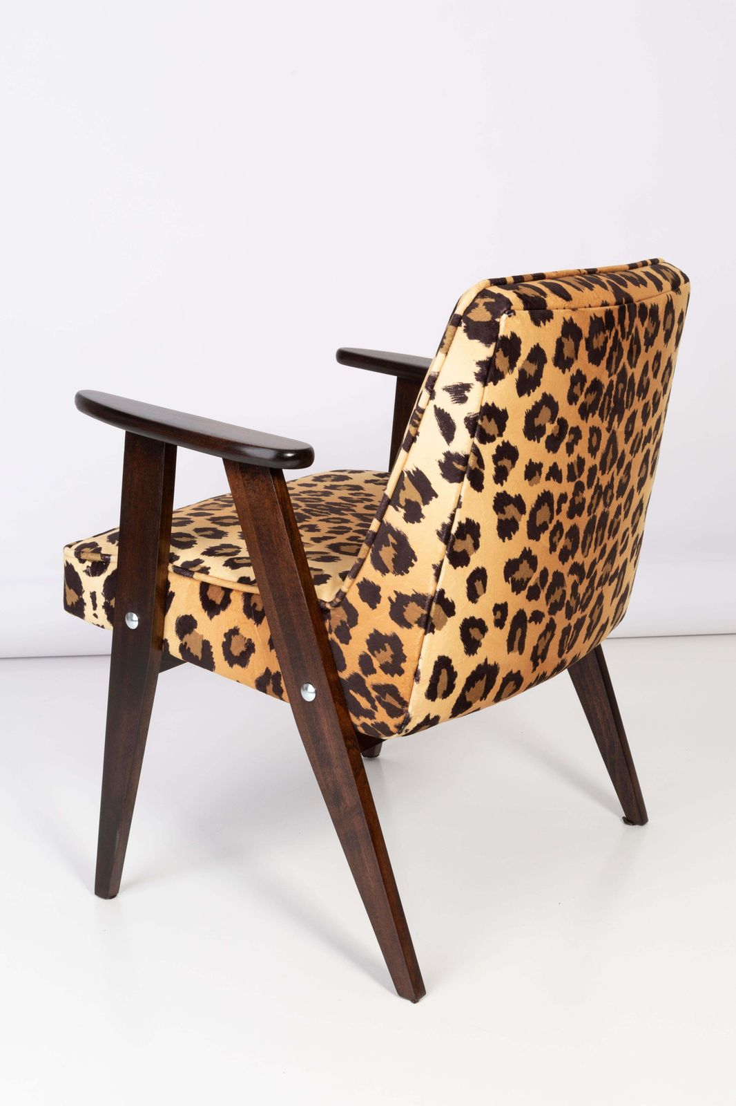 Two Midcentury 366 Armchairs In Leopard Print Velvet, Jozef Chierowski, 1960s photo vinterior