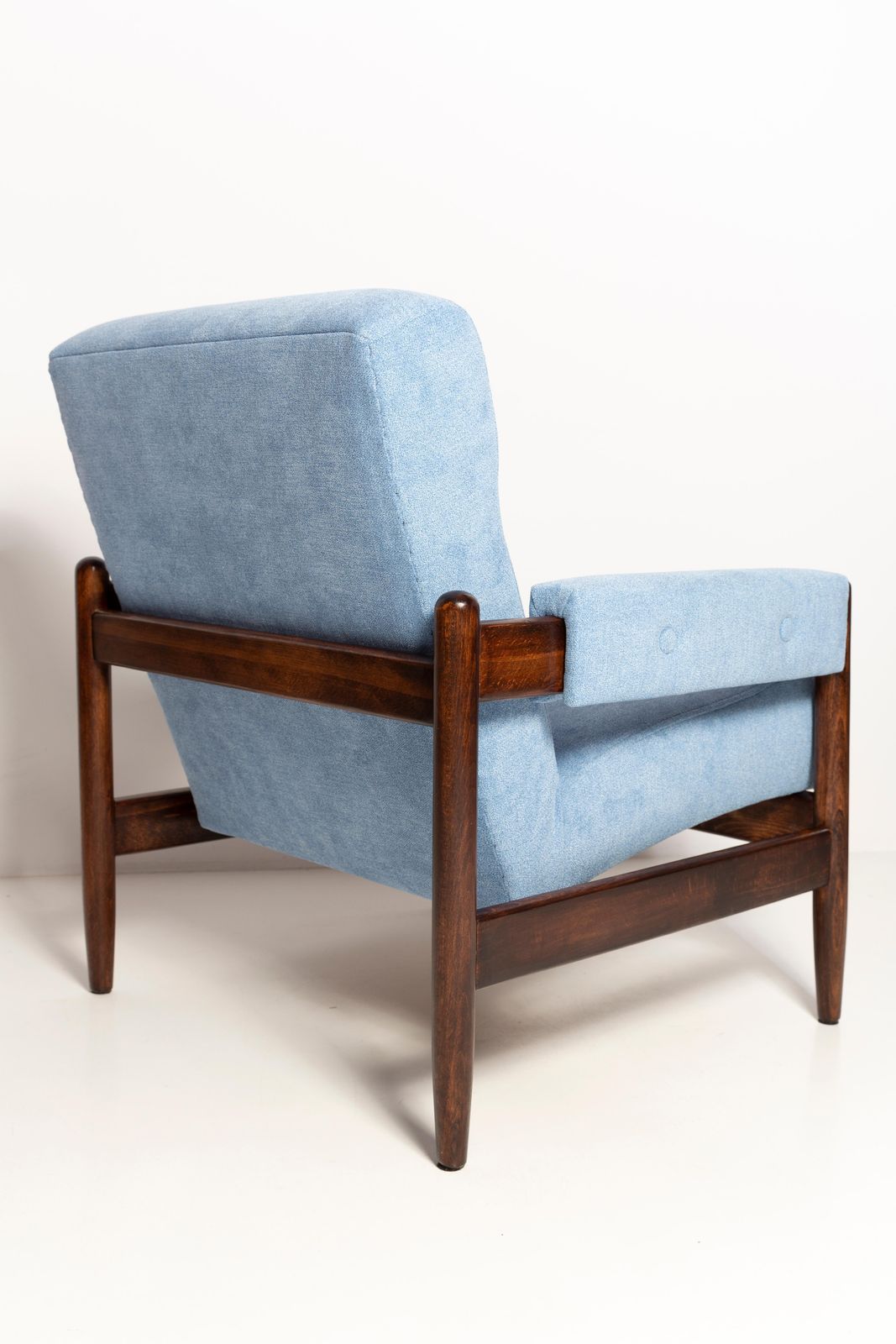photo for sale Set Van Twee Mid Century Blauwe Velours Fauteuils, Walnouthout, Europa, Jaren 1960
