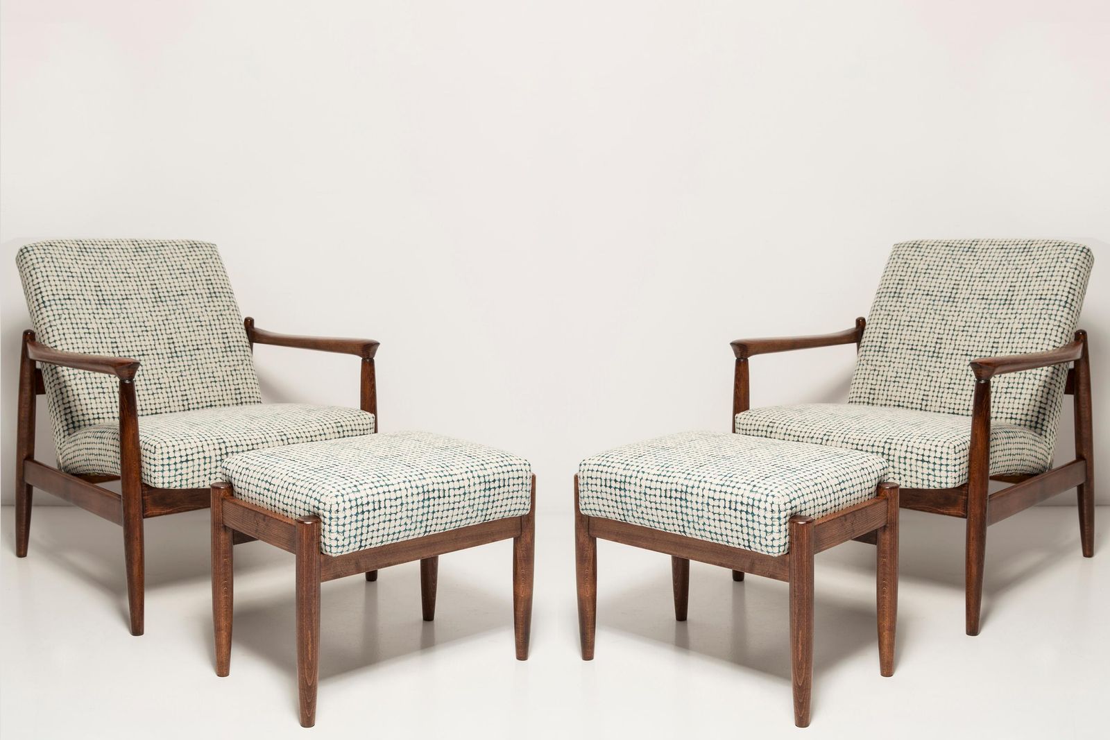 Set Mid Century Fauteuils En Krukken In Wit En Aqua, Edmund Homa, Europa, Jaren 1960 photo for sale