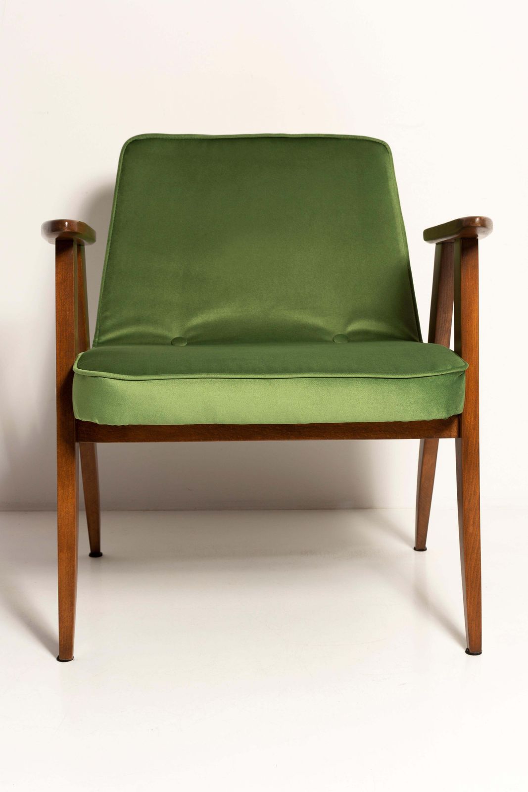 Meubels Paar Mid Century 366 Fauteuils In Groen Velours, Jozef Chierowski, Europa 1960 photo