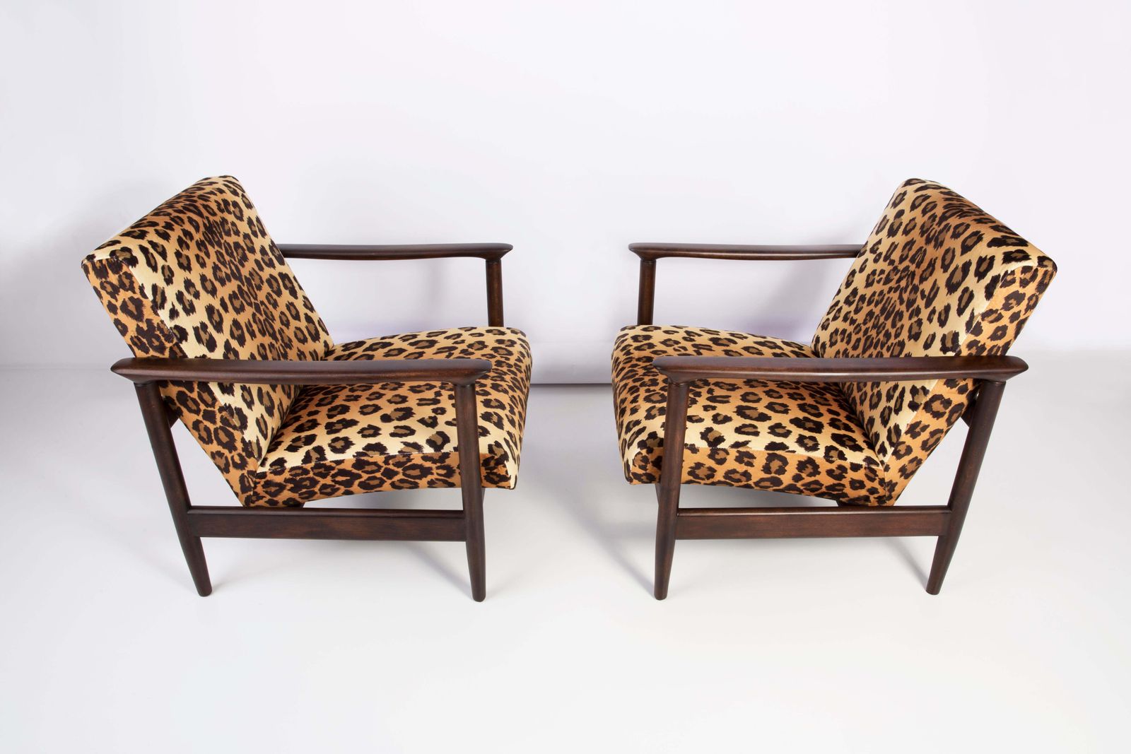 Paar Fauteuils Met Luipaardprint Fluweel, Hollywood Regency, Edmund Homa, Jaren 1960, Polen photo vinterior