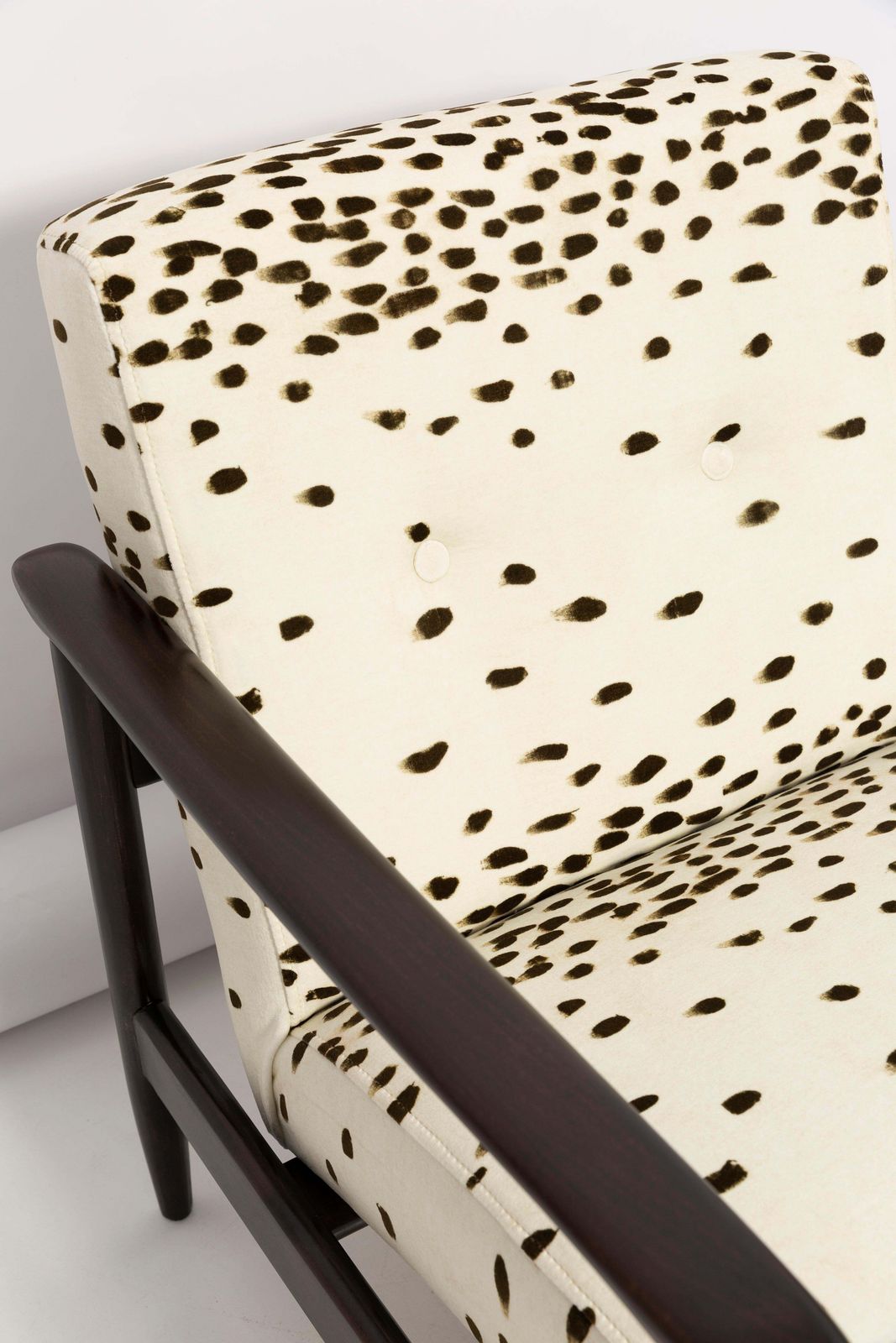 photo buy Set Van Twee Mid Century Fauteuils Met Dalmatische Velours Bekleding, Door Edmund Homa, Europa, Jaren 1960