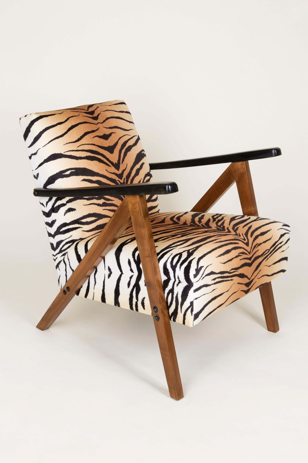 Set Of Two Mid Century Modern Tiger Print Armchairs, 1960s, Germany photo vinterior