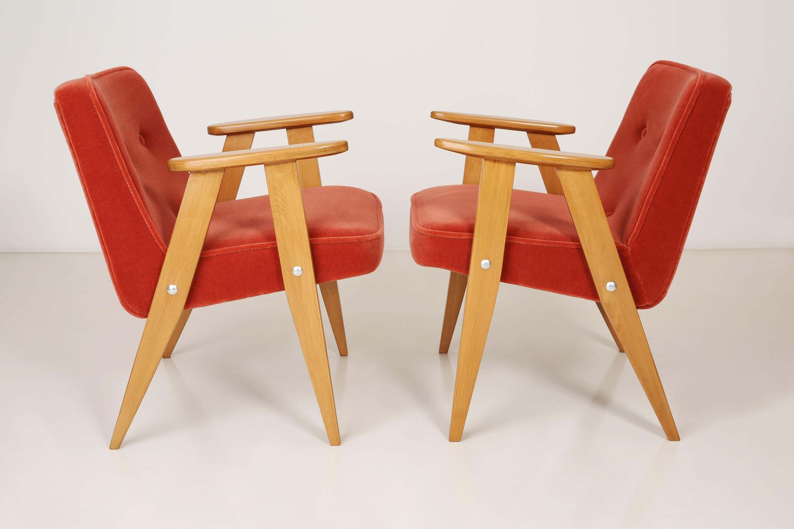 Set Of Six 366 Armchair, Jozef Chierowski, 1960s photo vinterior