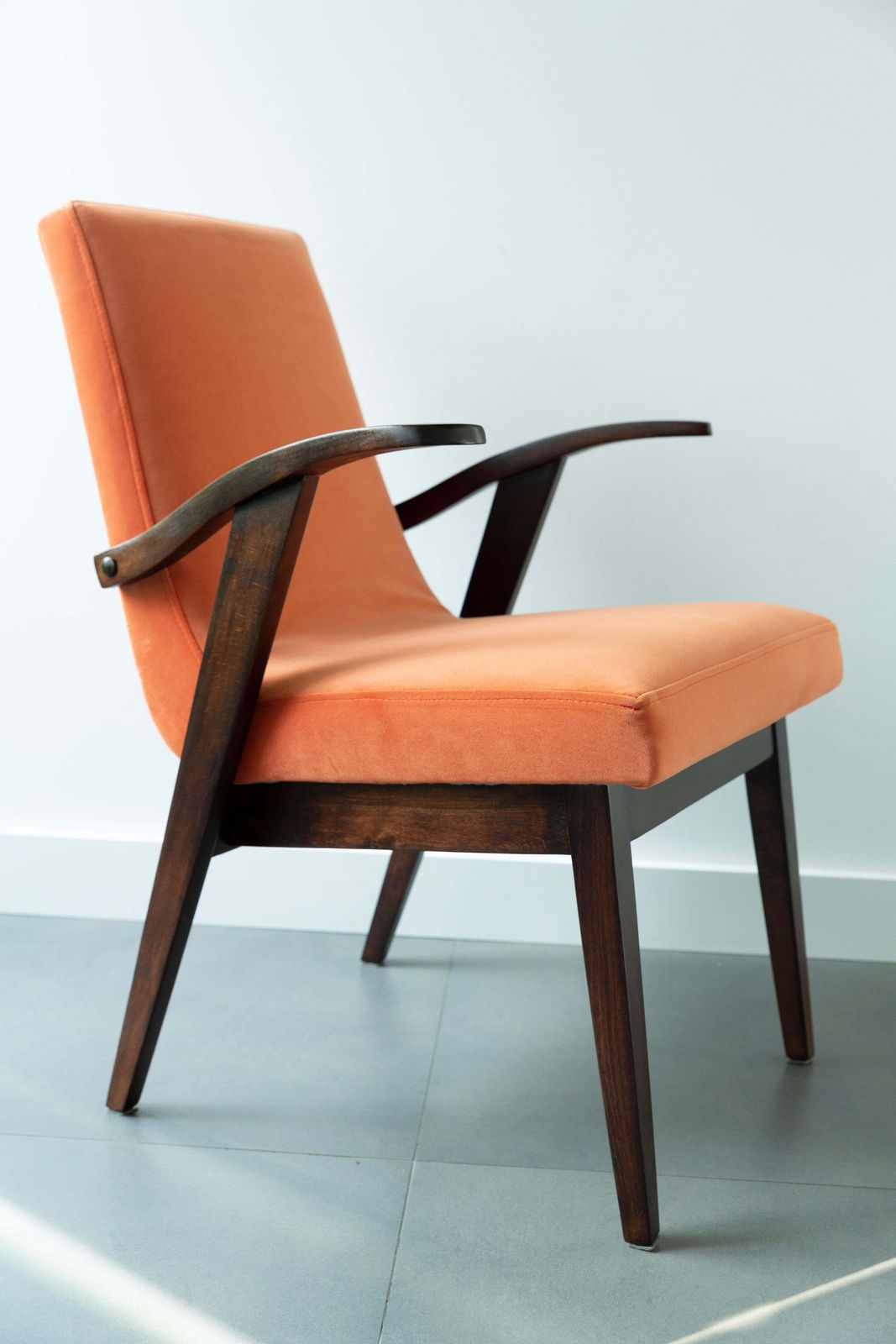 Set Van Acht Vintage Stoelen In Oranje Velours Van Mieczyslaw Puchala, Jaren 1960 photo for sale