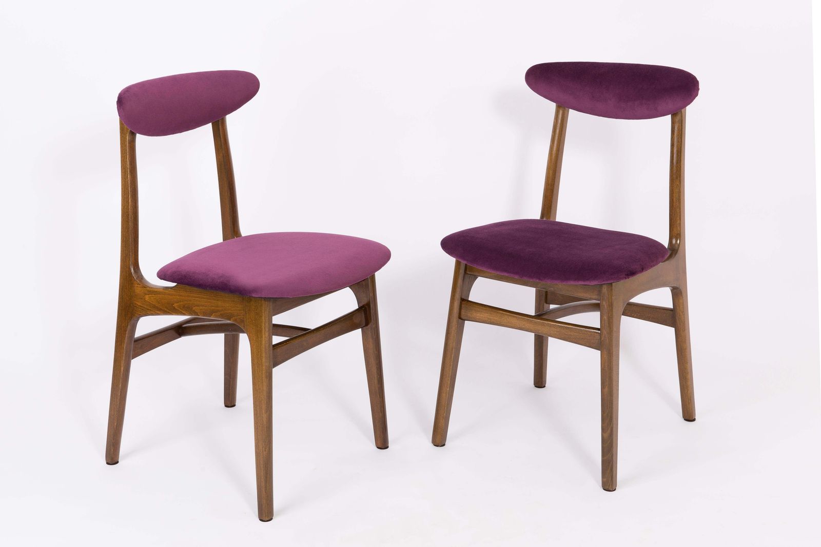 Set Van Zes 20e Eeuwse Stoelen Met Pruimkleurig Fluweel, Rajmund Halas, Europa, Jaren 1960 photo for sale