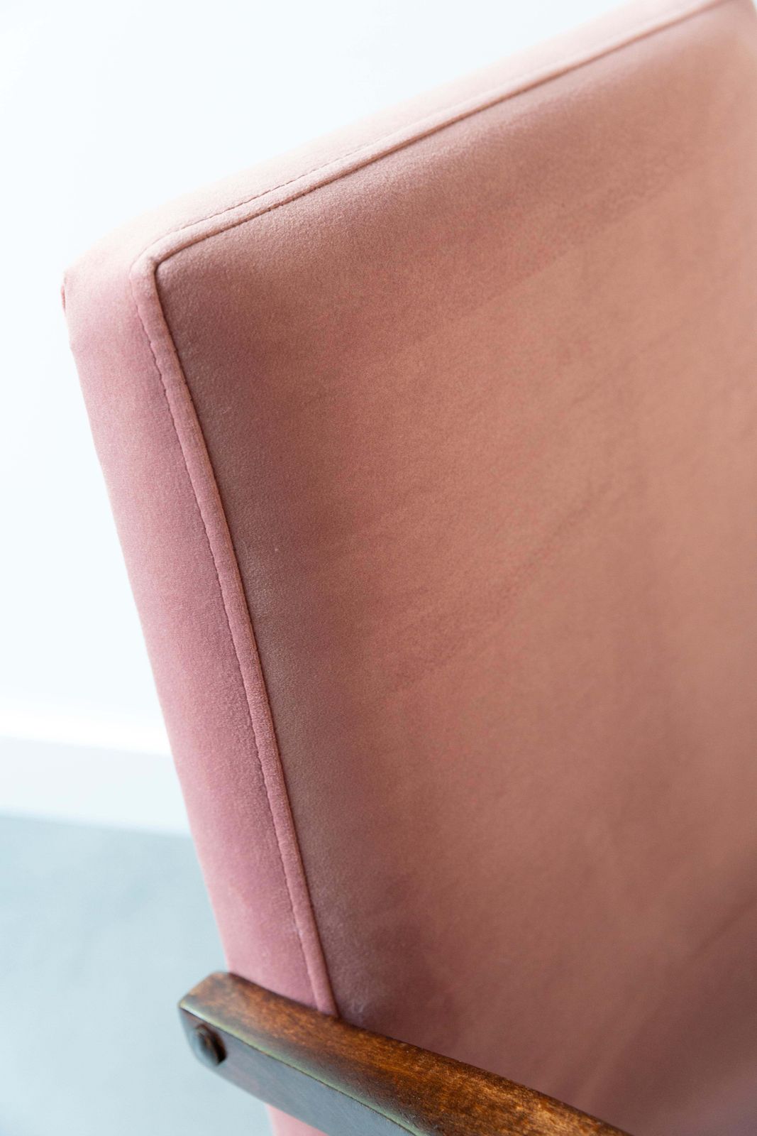 Furniture Six 20th Century Armchairs In Dusty Pink Velvet By Mieczyslaw Puchala, 1960s photo