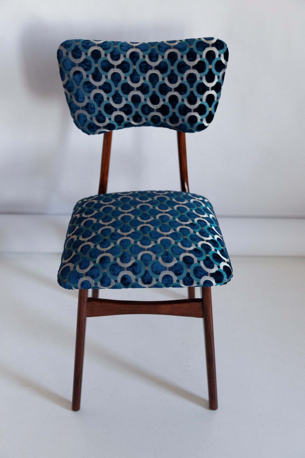 5953.0 Ten Mid Century Butterfly Chairs, Blue Scarabeo Velvet, Dark Wood, Europe, 1960s photo